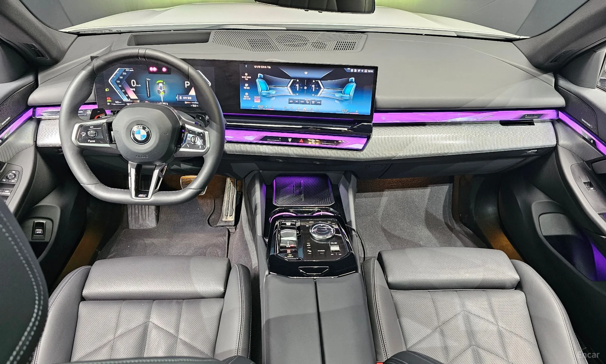 BMW 5 Series (G60) превью 7
