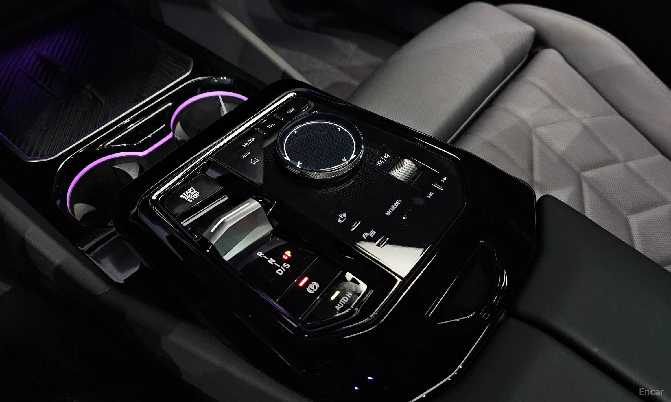 BMW 5 Series (G60) превью 9