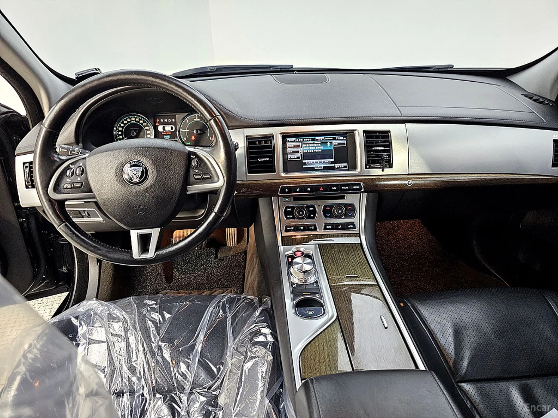 Jaguar New XF превью 5