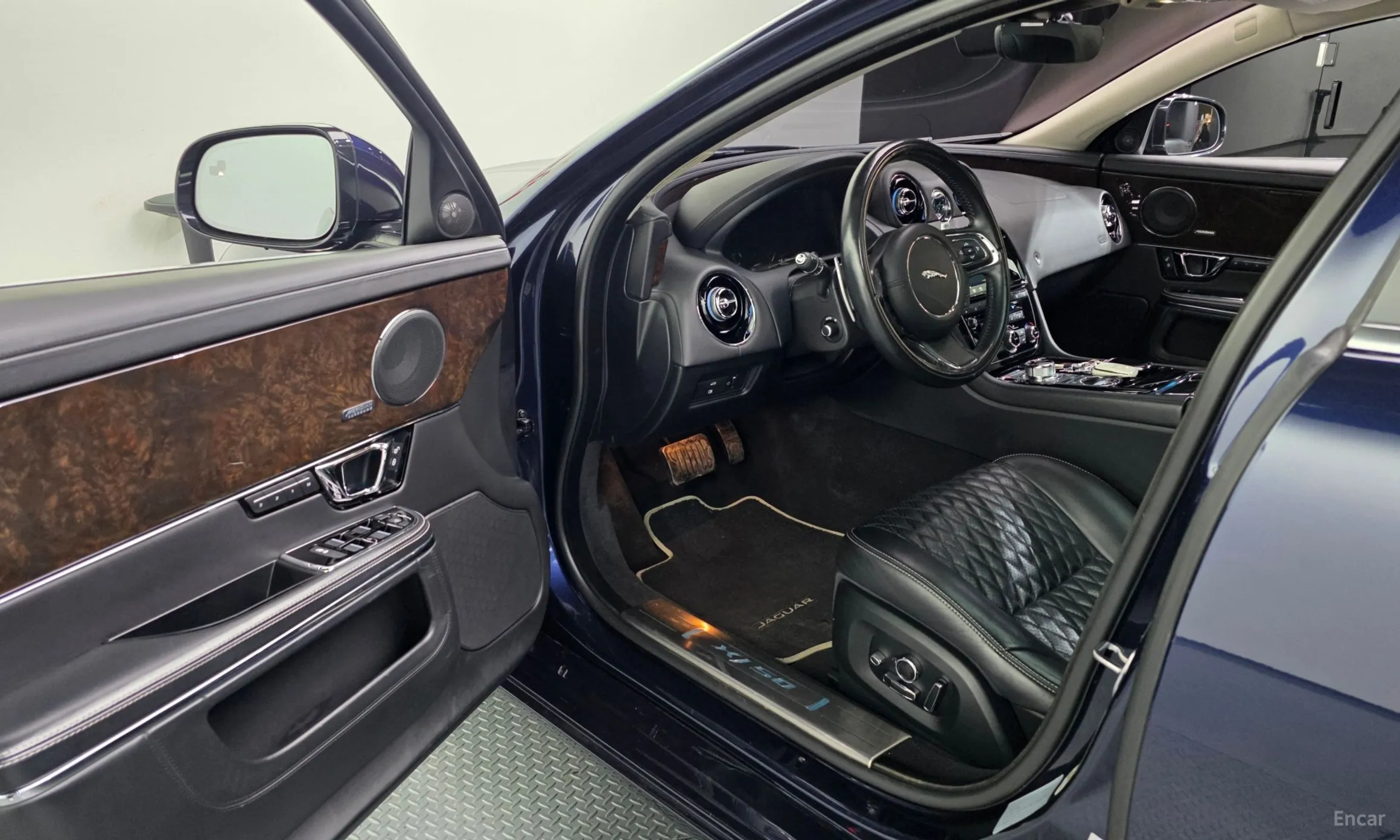 Jaguar All New XJ превью 10