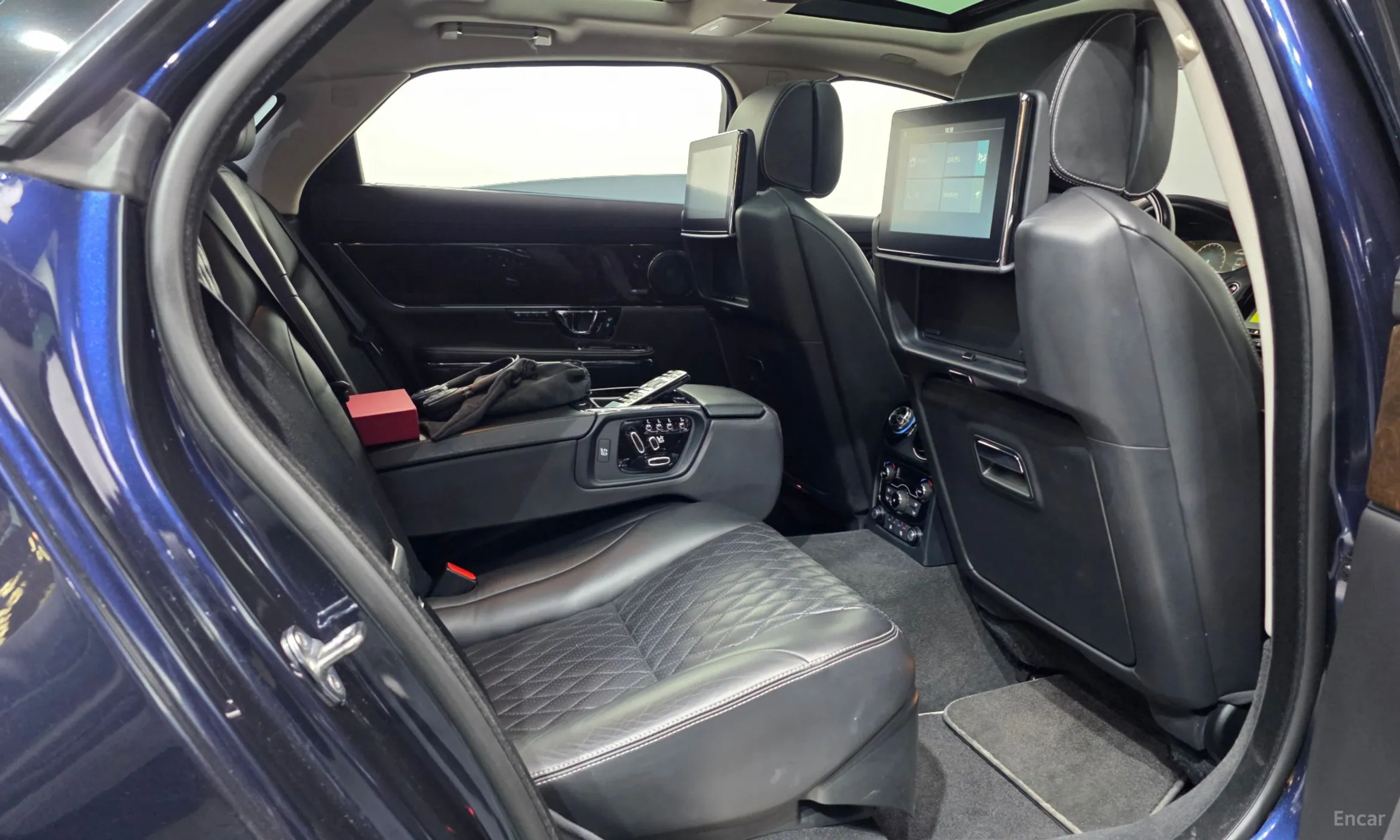 Jaguar All New XJ превью 12