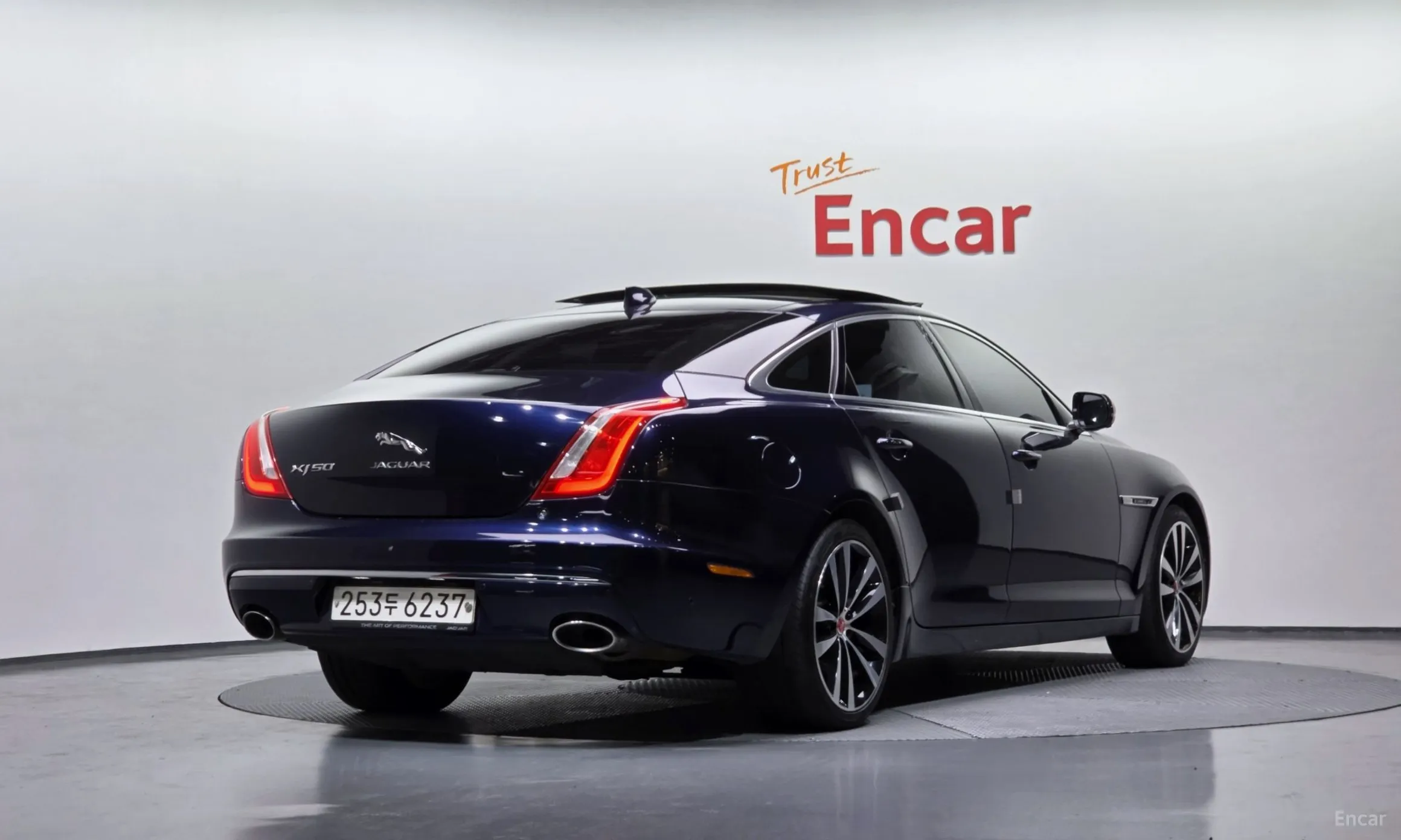 Jaguar All New XJ