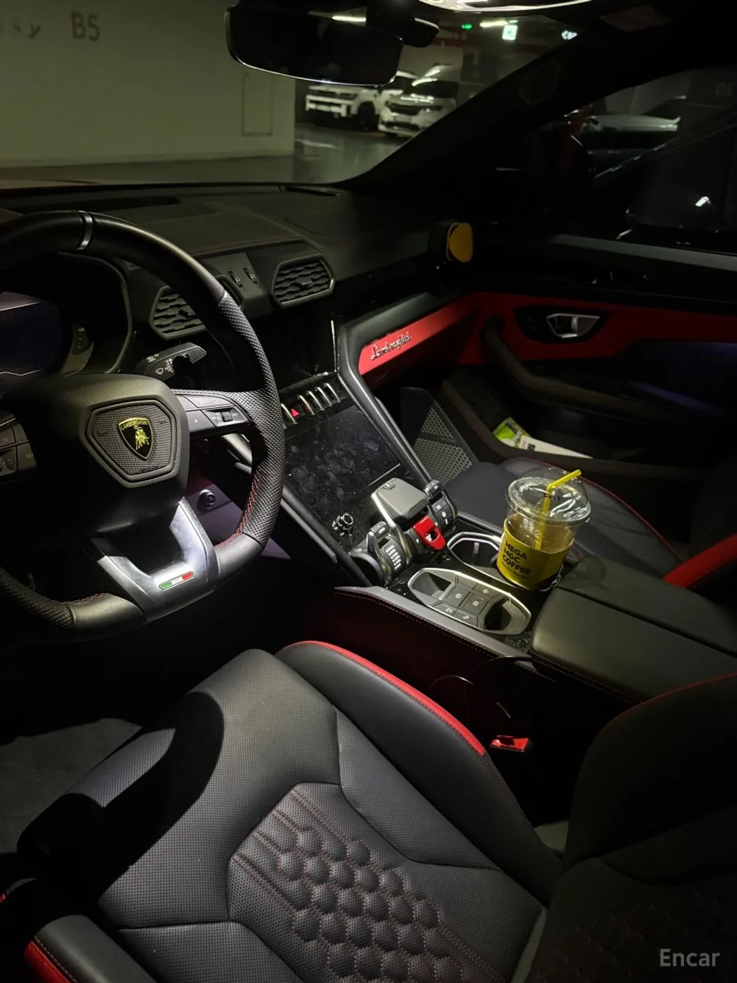 Lamborghini Urus превью 6