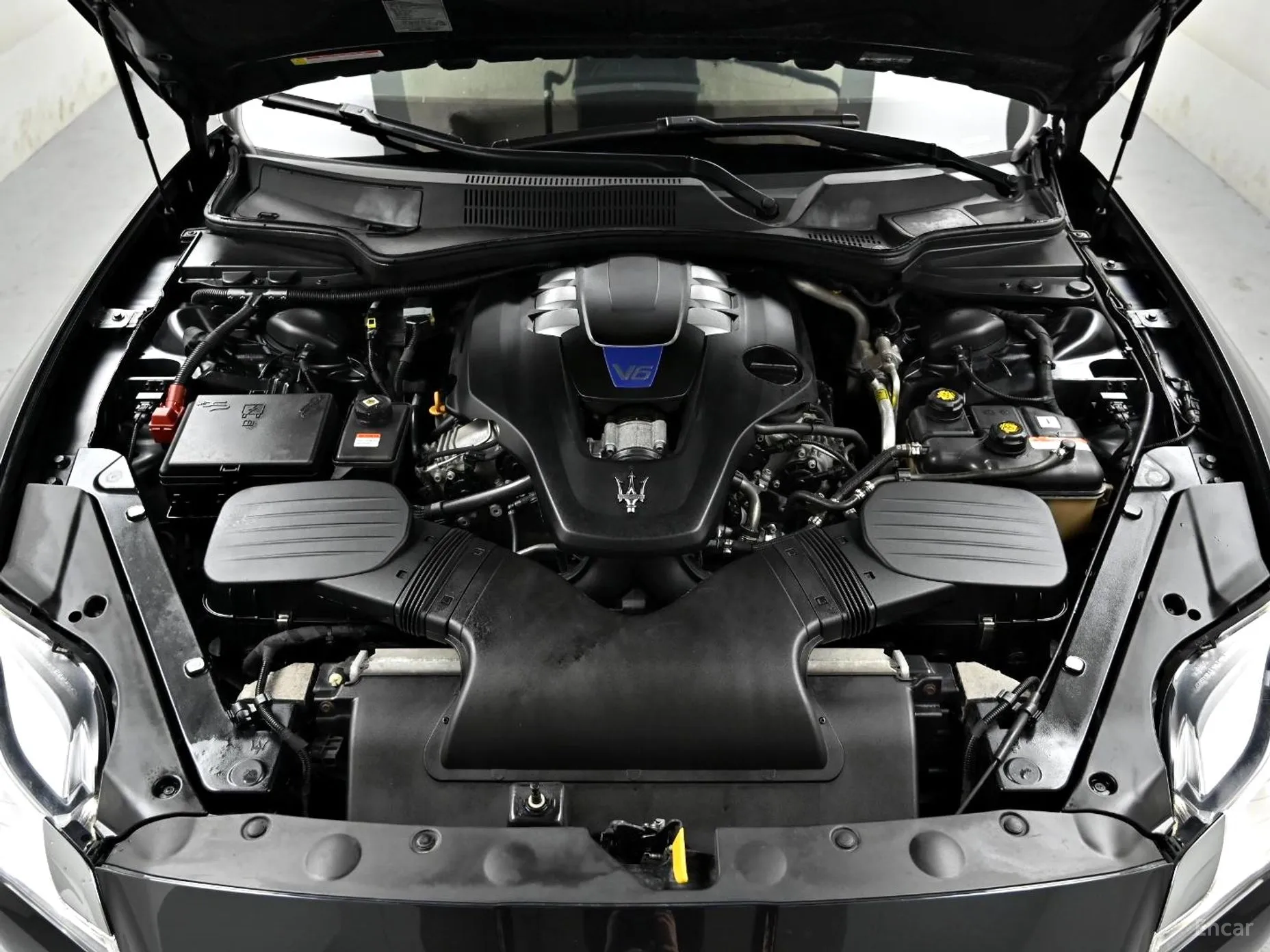 Maserati Quattroporte превью 6
