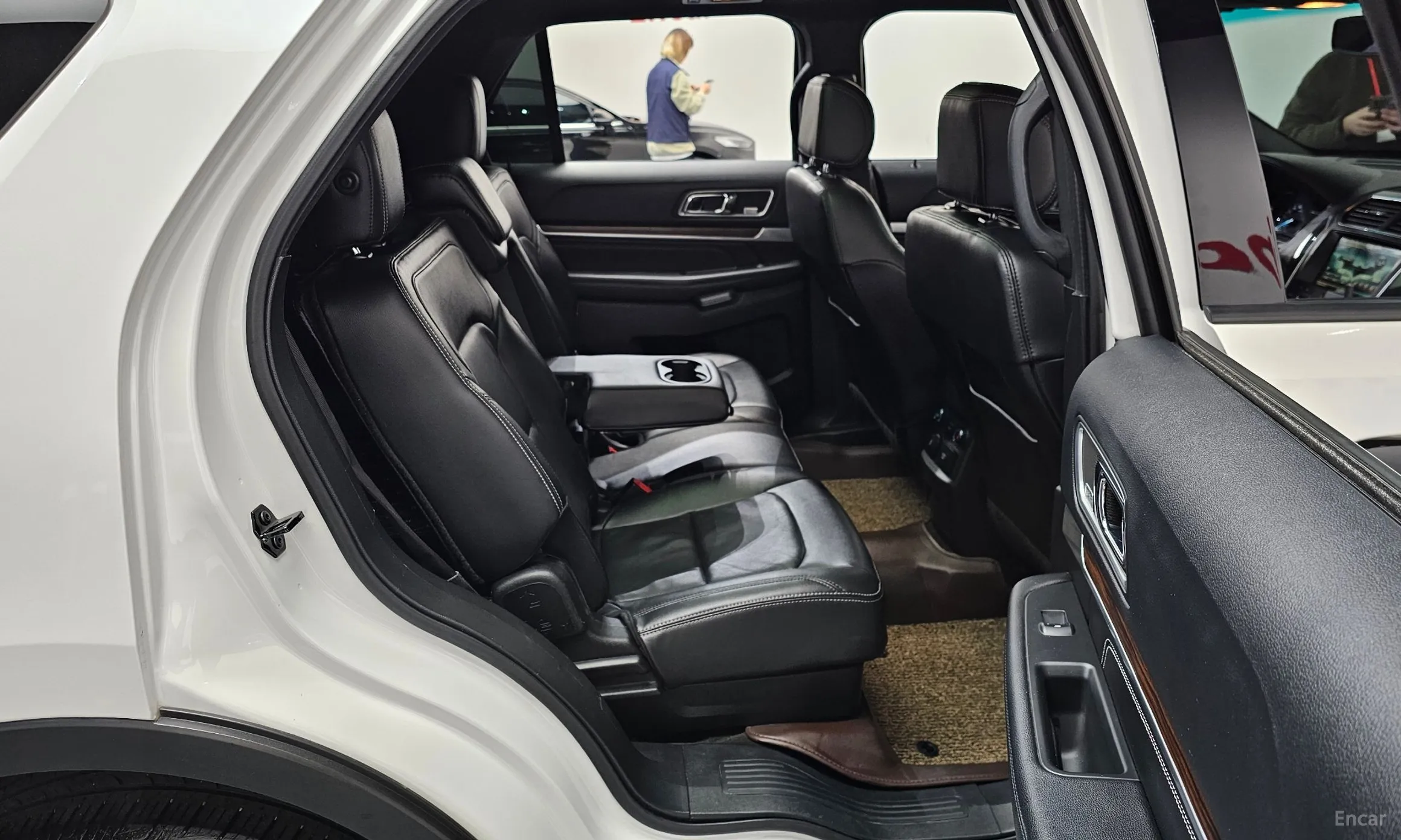Ford Explorer превью 12