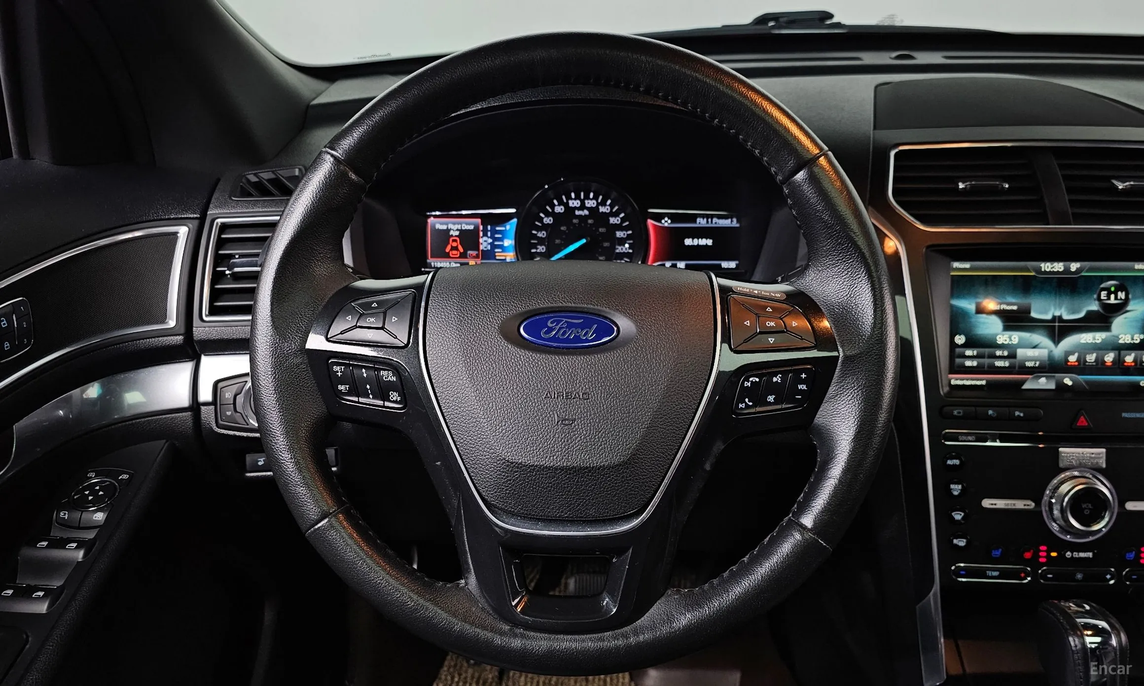 Ford Explorer превью 13