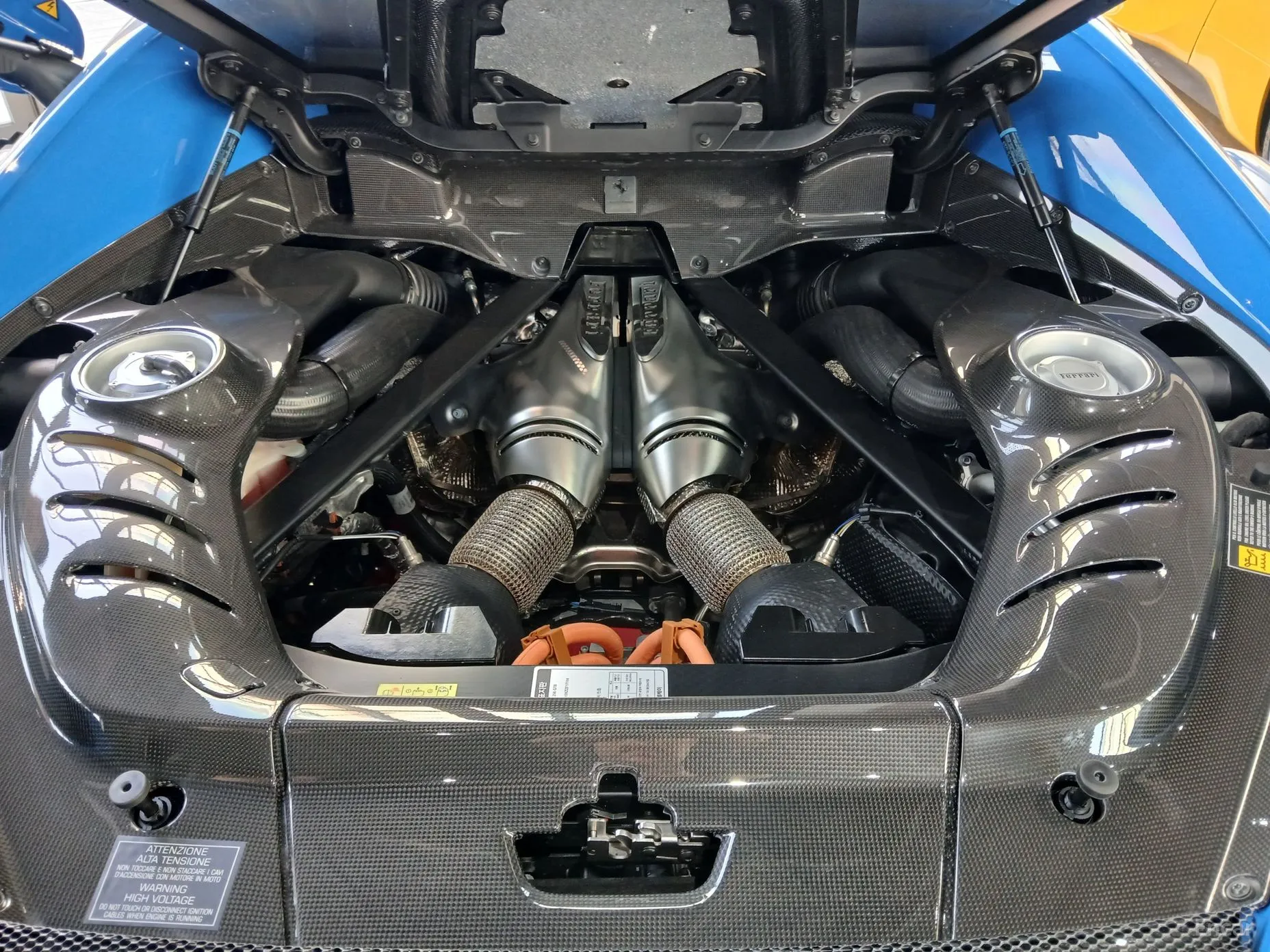 Ferrari 296 GTB превью 9