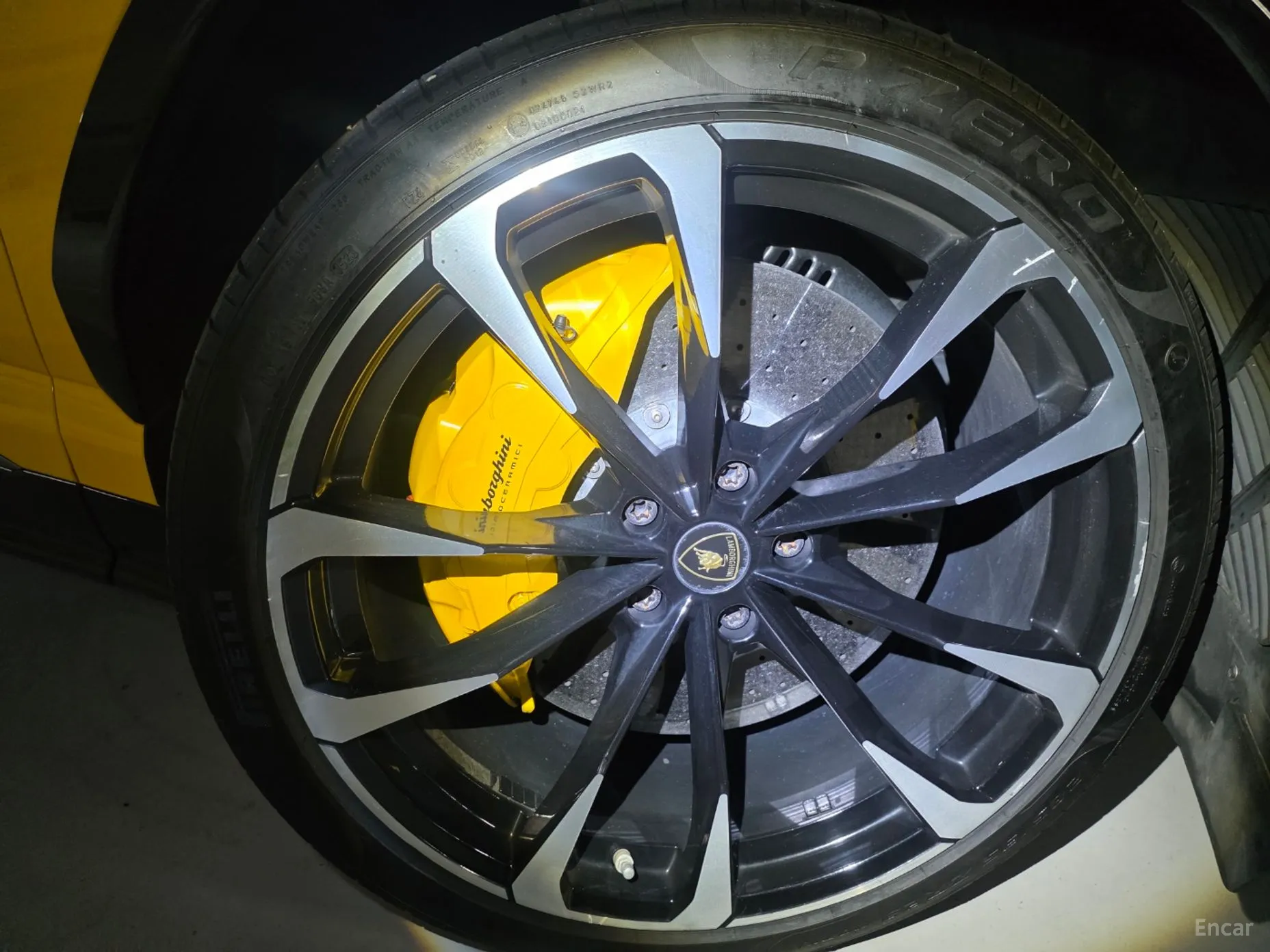 Lamborghini Urus превью 12