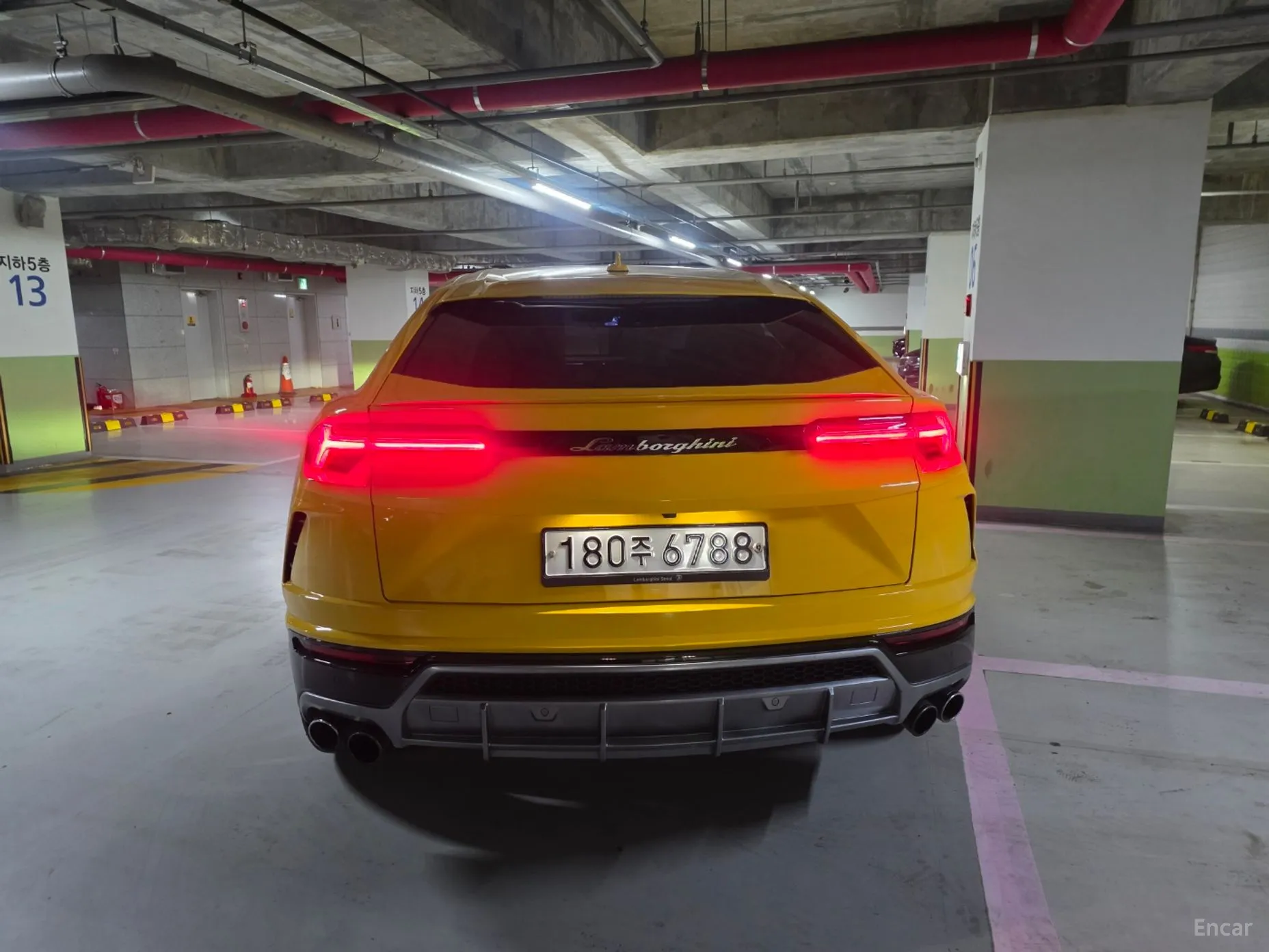 Lamborghini Urus превью 4