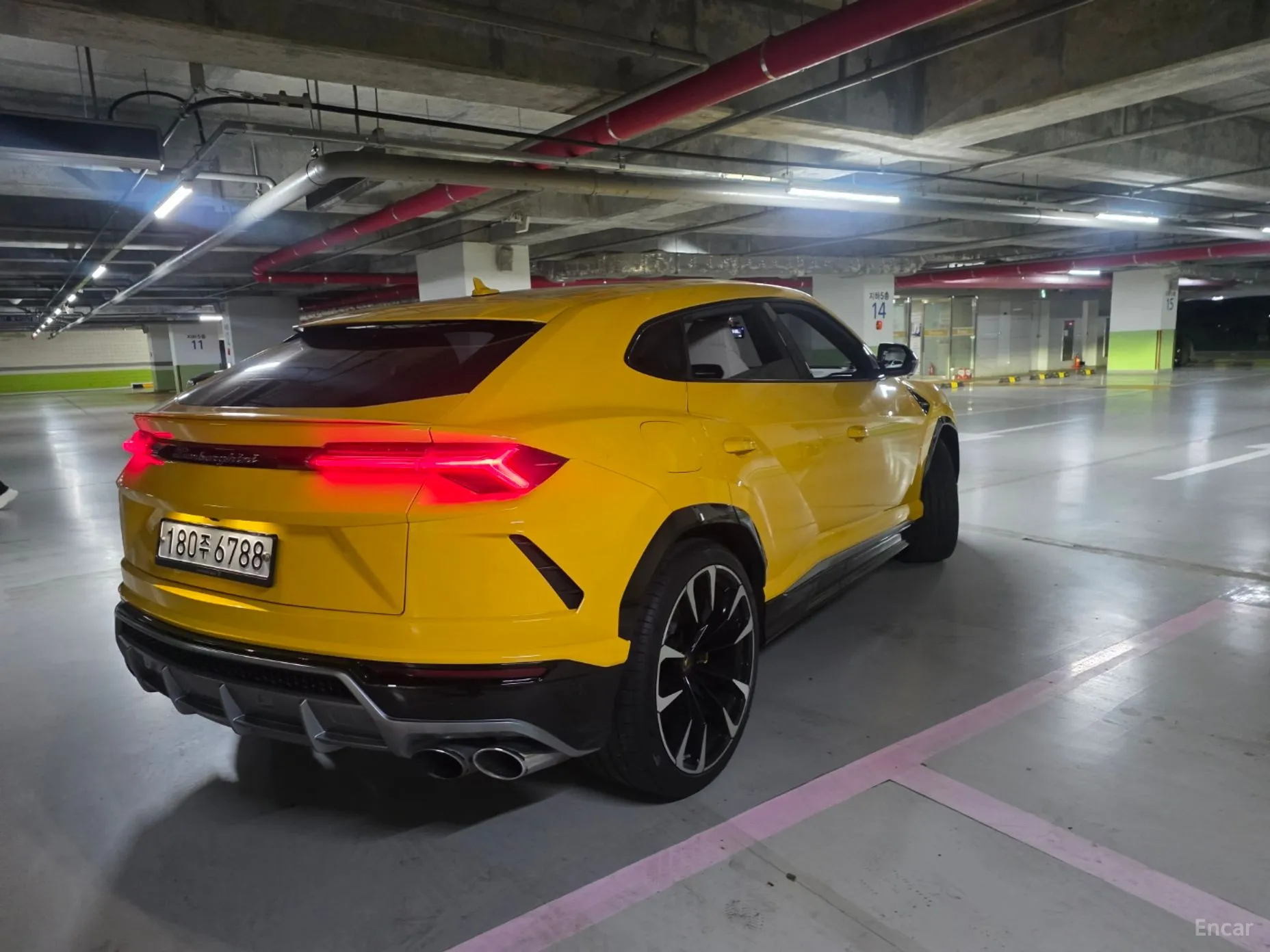 Lamborghini Urus превью 5