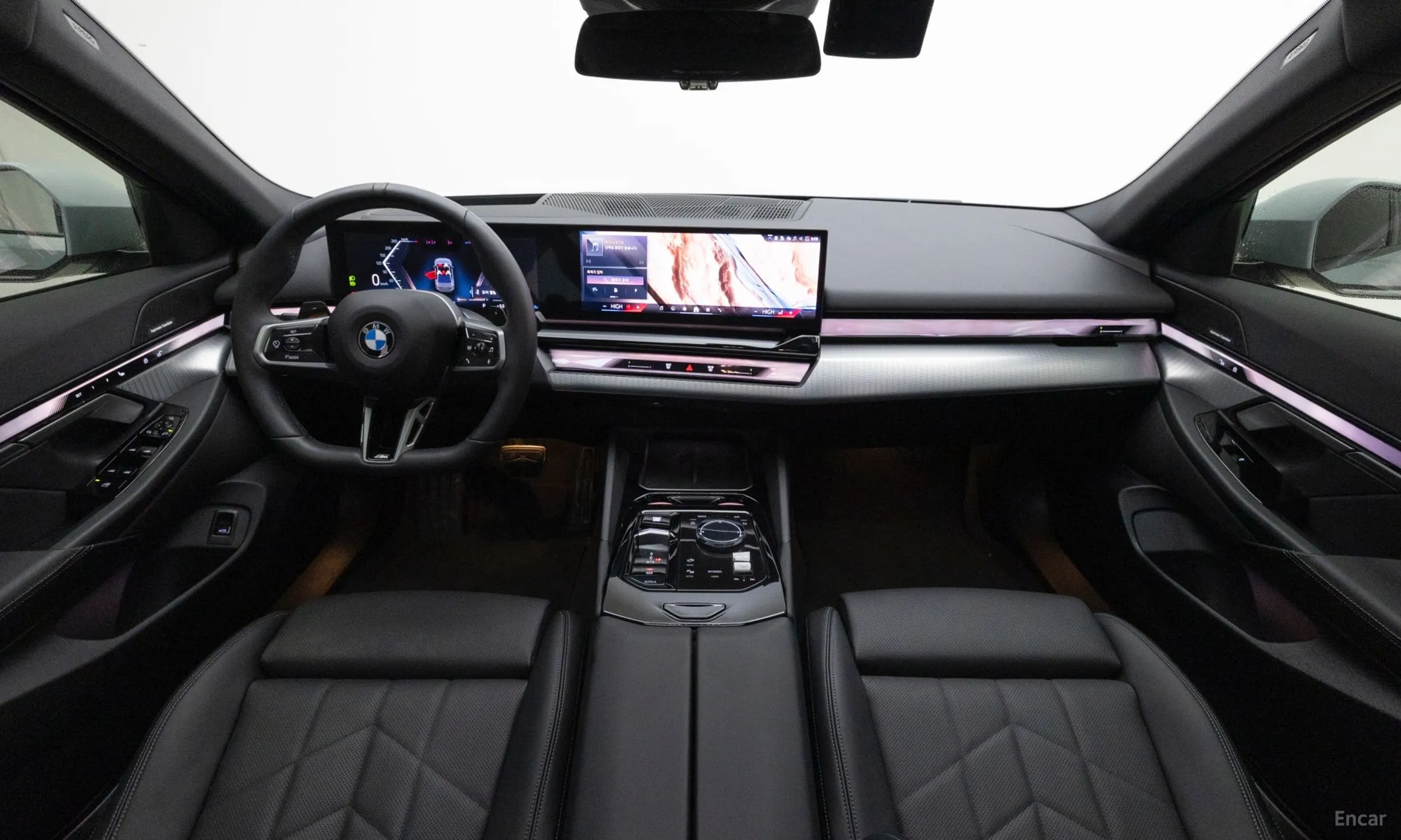 BMW 5 Series (G60) превью 7