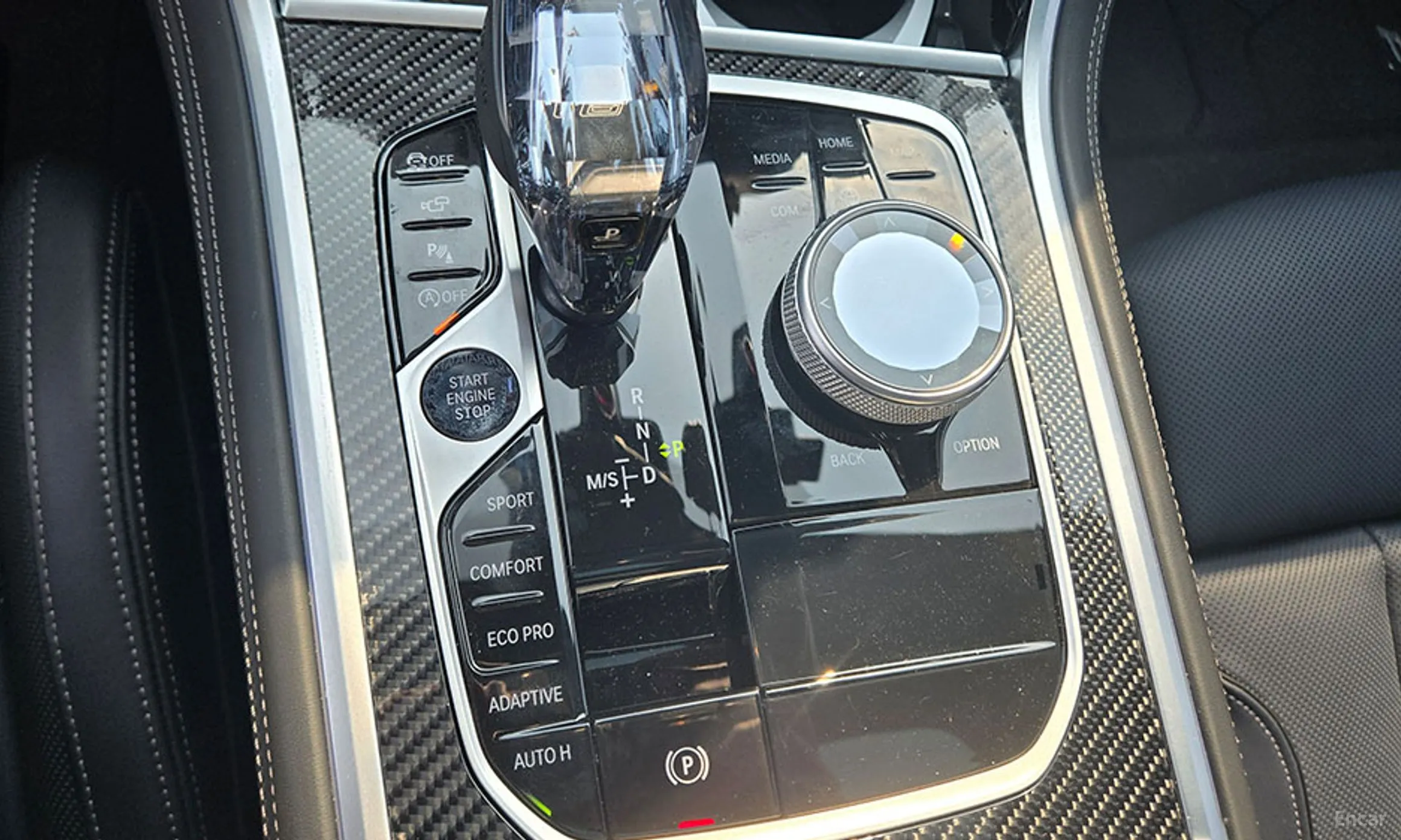 BMW 8-series (G15) превью 11