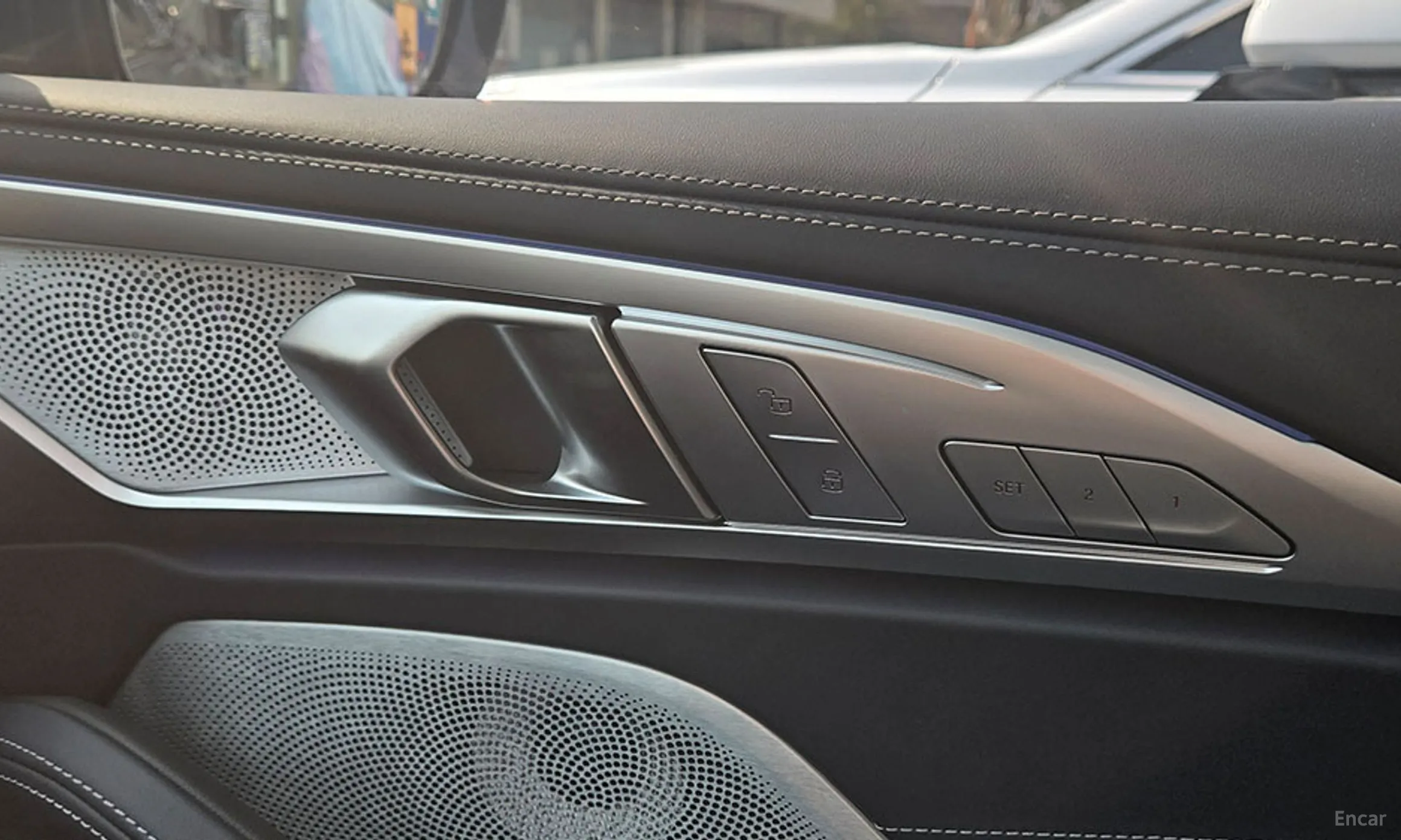 BMW 8-series (G15) превью 13