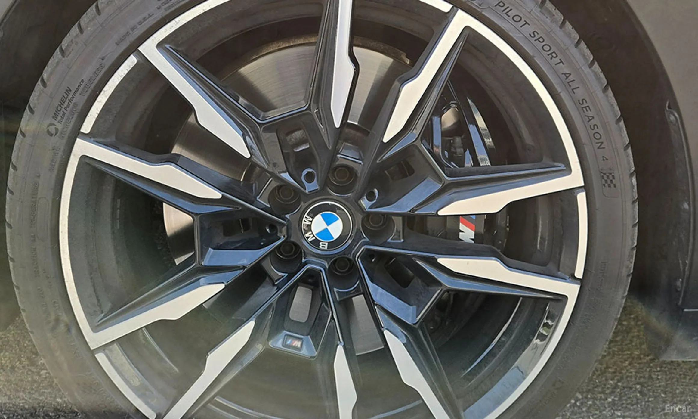 BMW 8-series (G15) превью 19