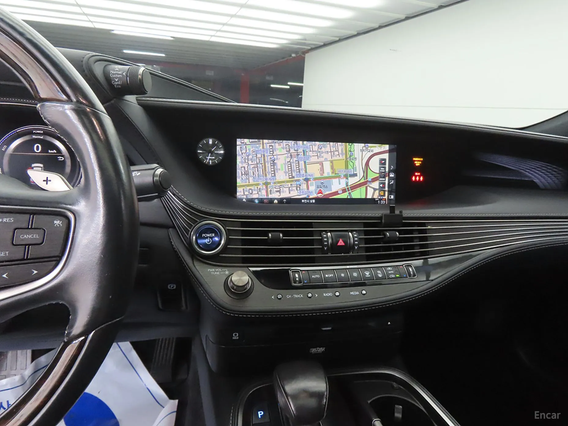 Lexus LS500h Gen 5 превью 10