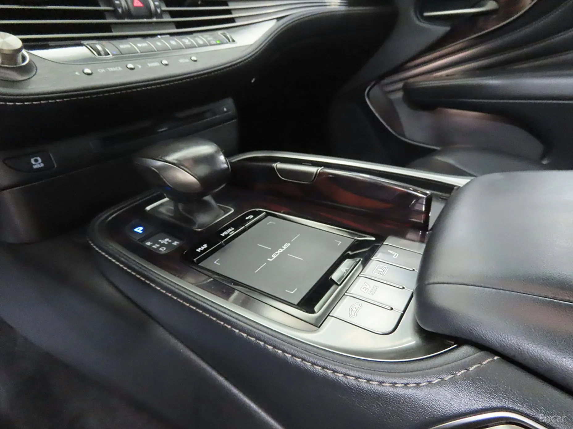 Lexus LS500h Gen 5 превью 11