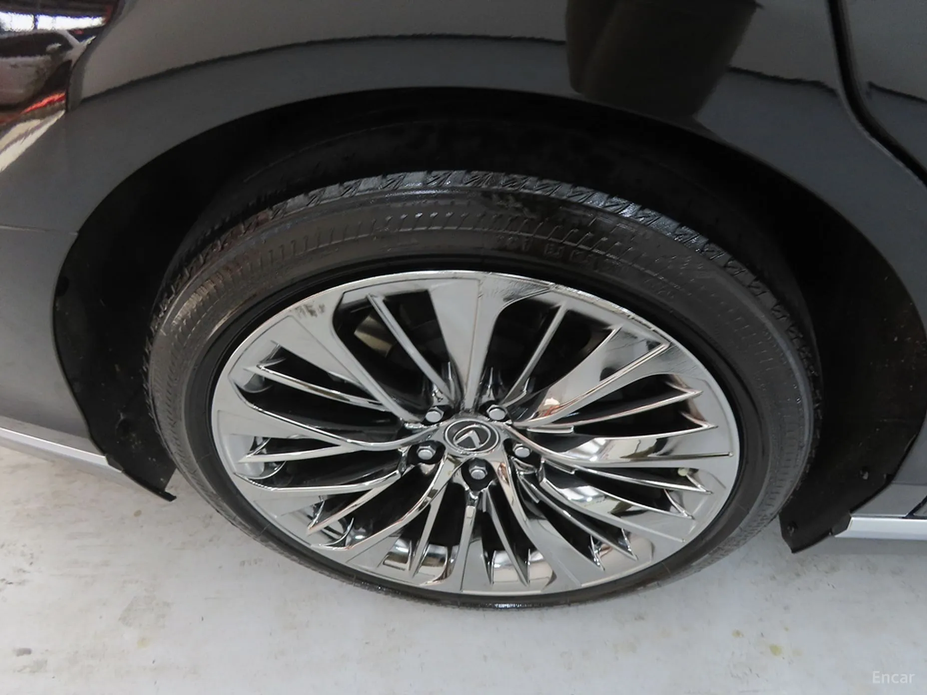 Lexus LS500h Gen 5 превью 20