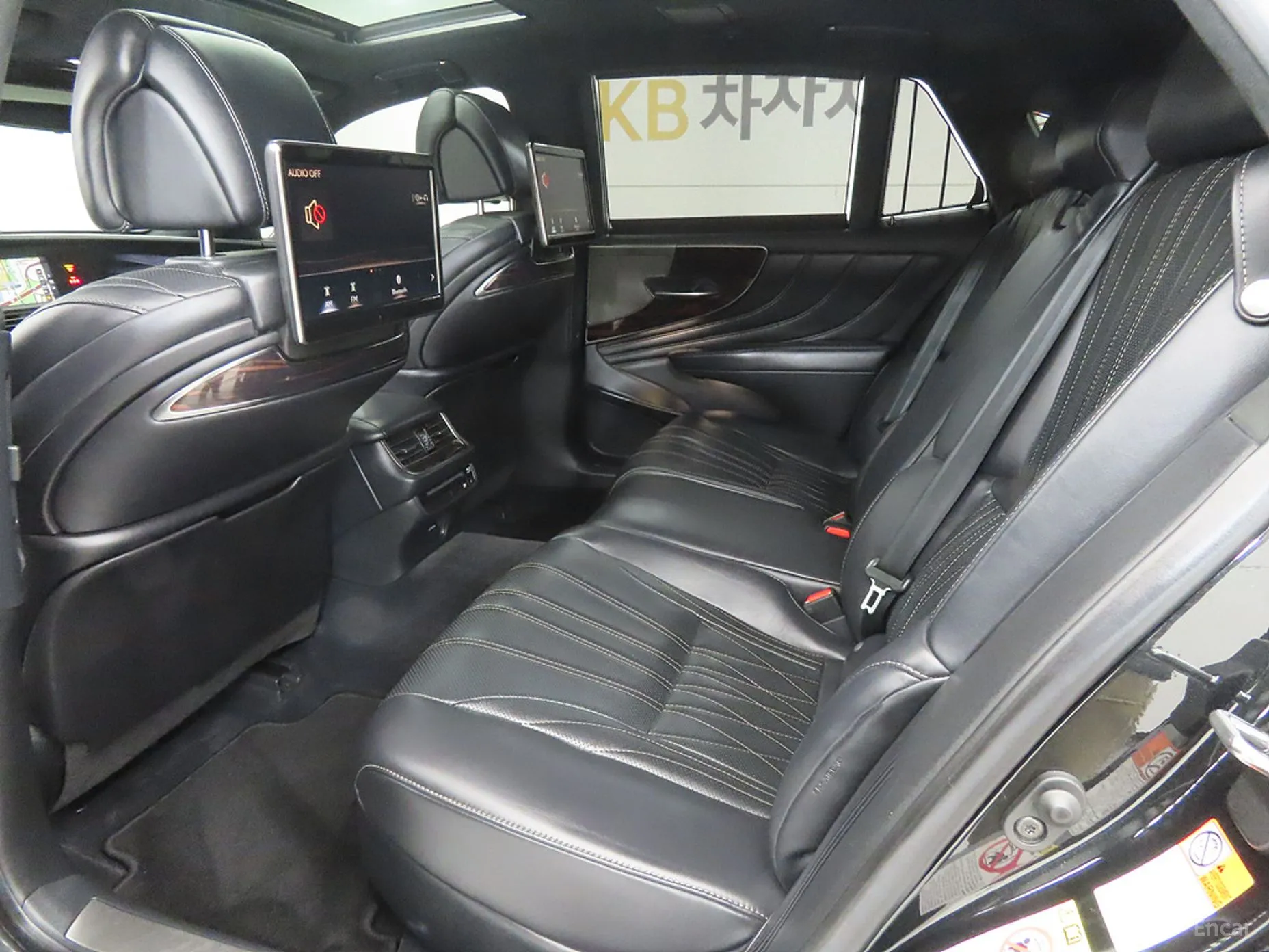 Lexus LS500h Gen 5 превью 6