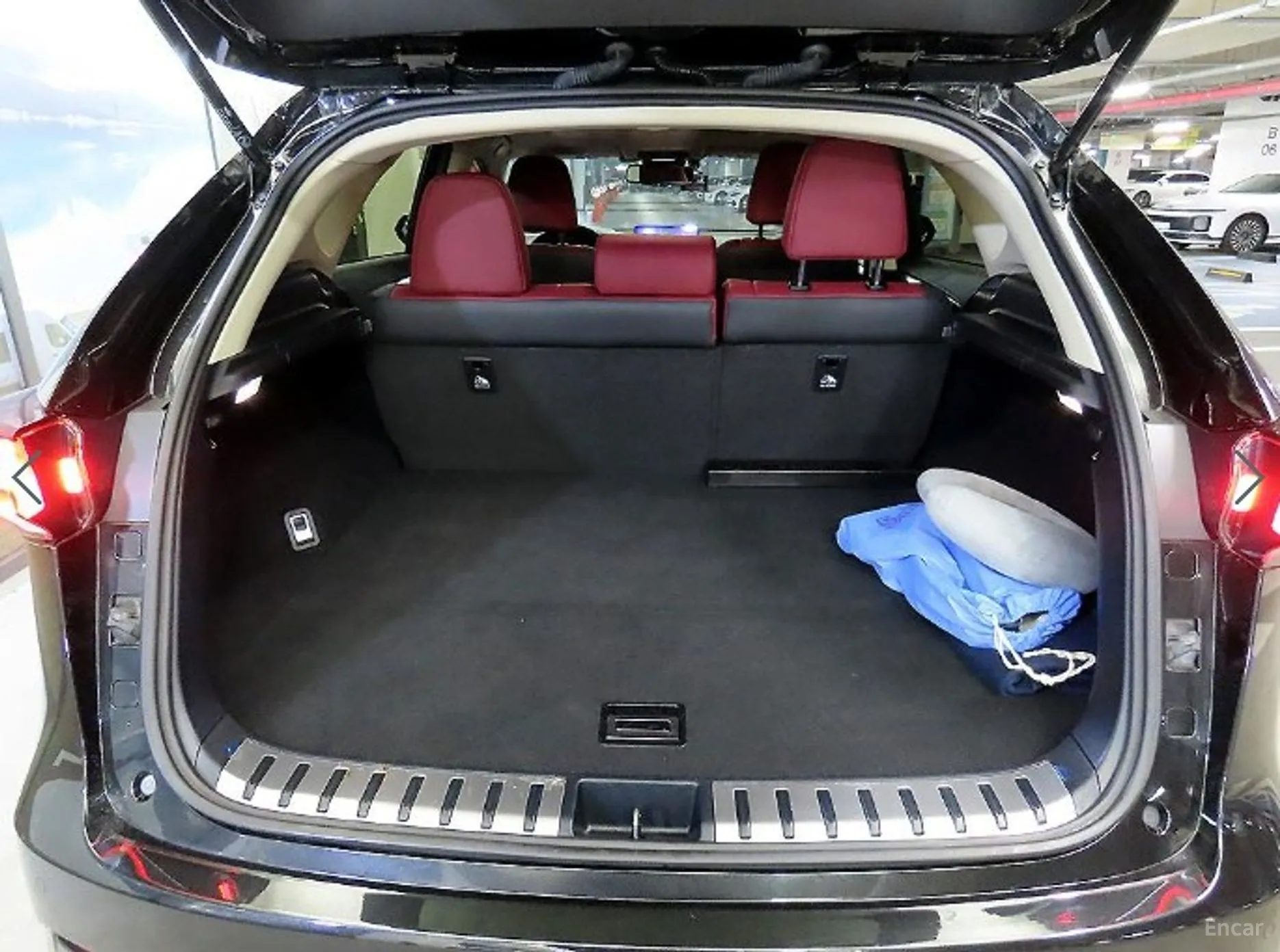 Lexus NX300h превью 17