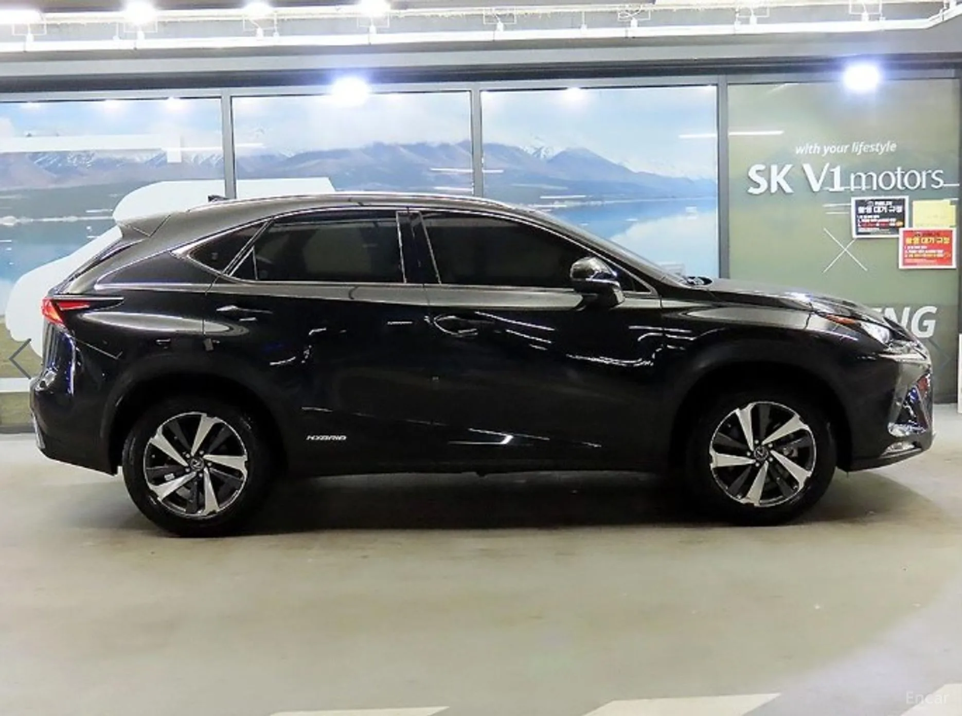 Lexus NX300h превью 3