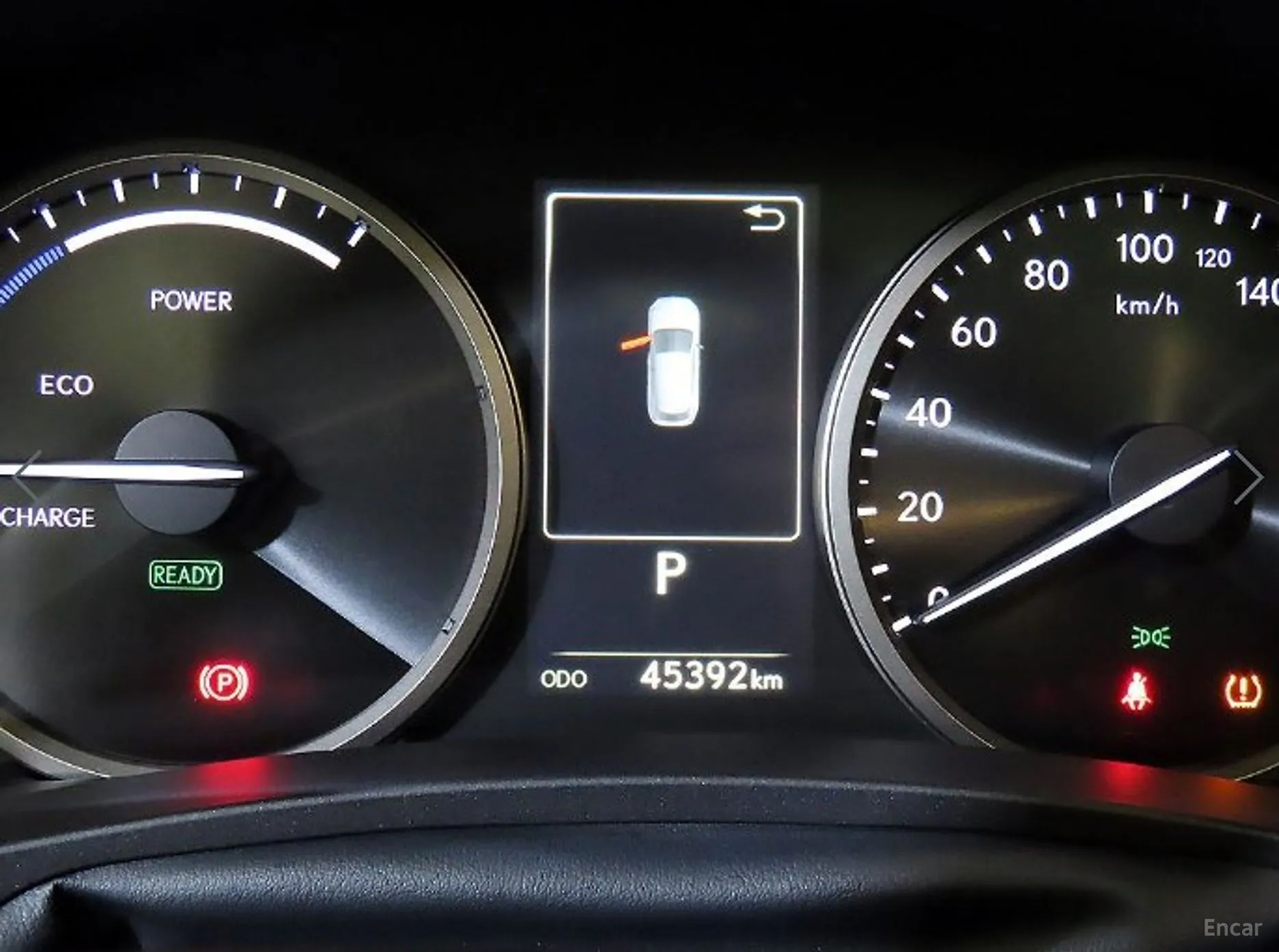 Lexus NX300h превью 9