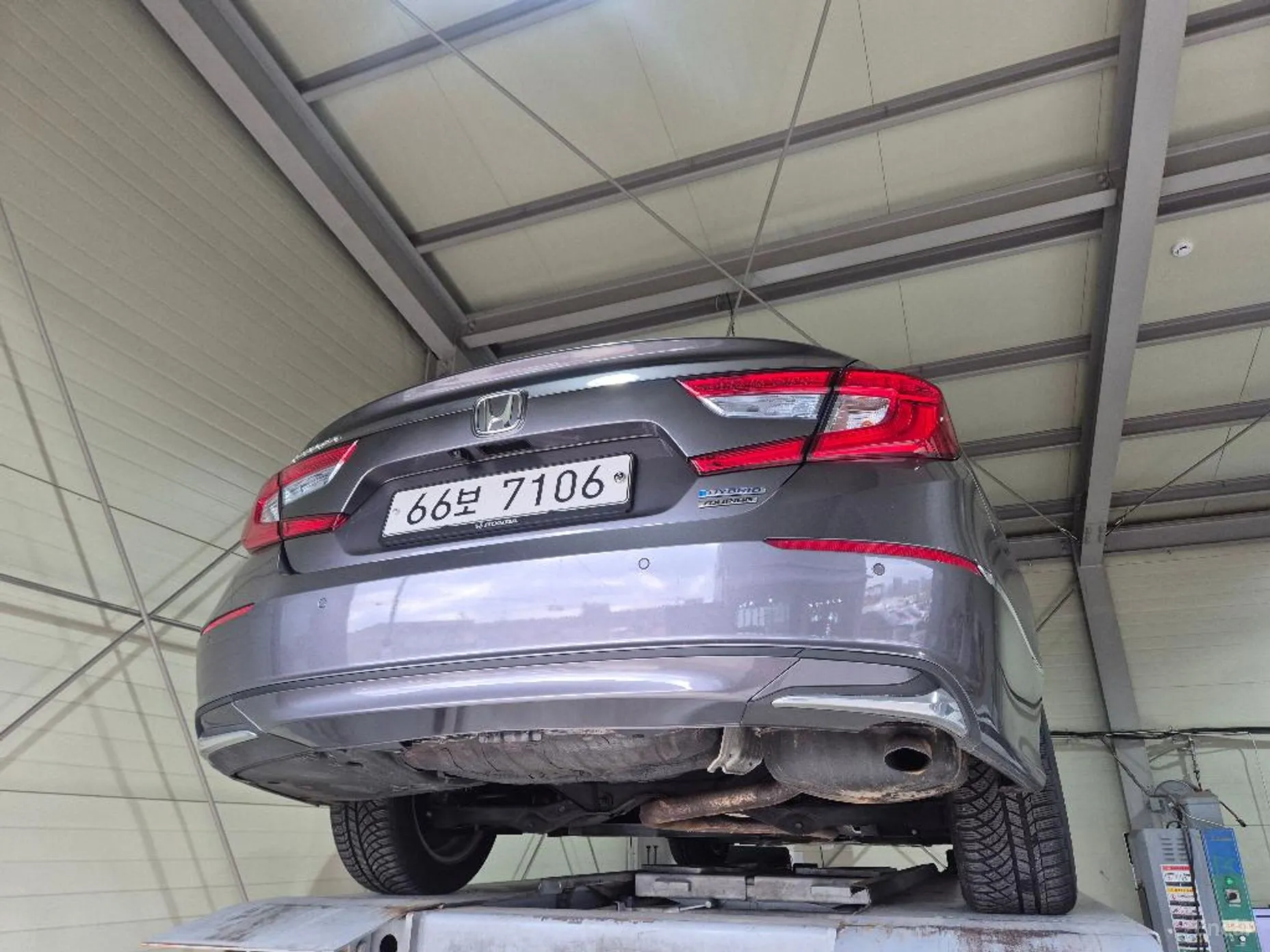Honda Accord 10th Generation 2