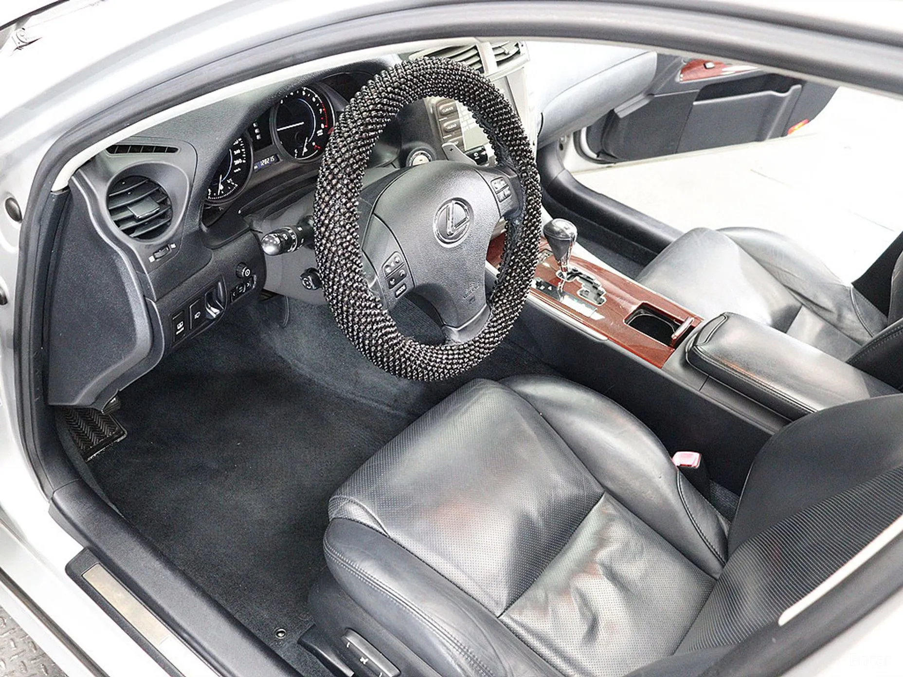 Lexus IS250 превью 17
