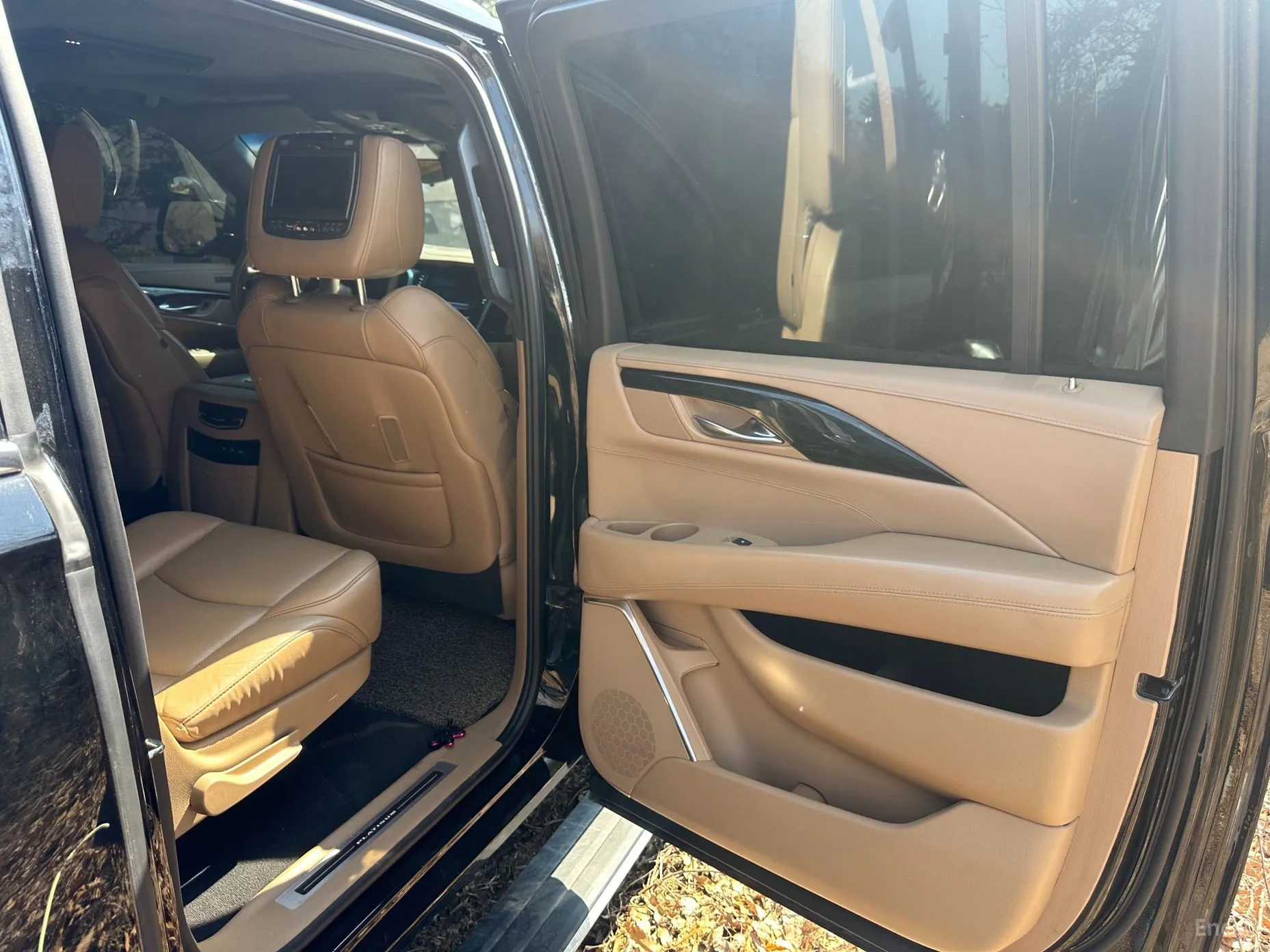 Cadillac Escalade превью 16