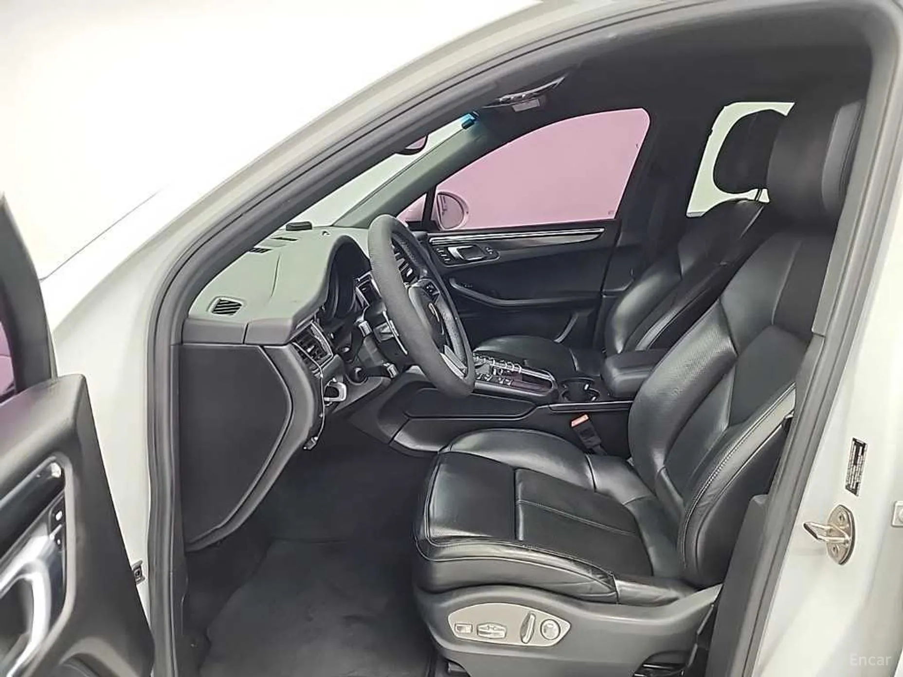 Porsche Macan превью 11