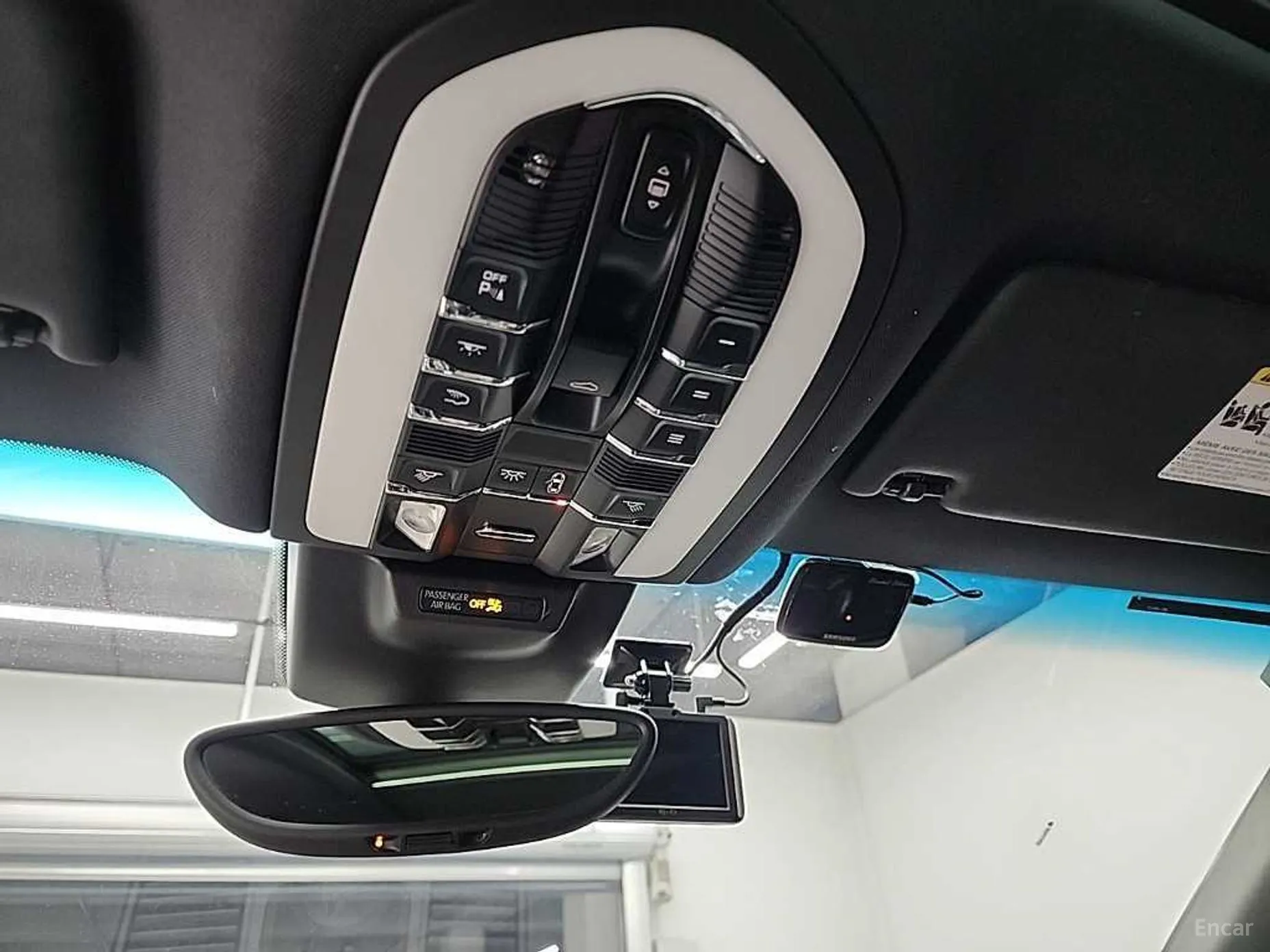 Porsche Macan превью 17