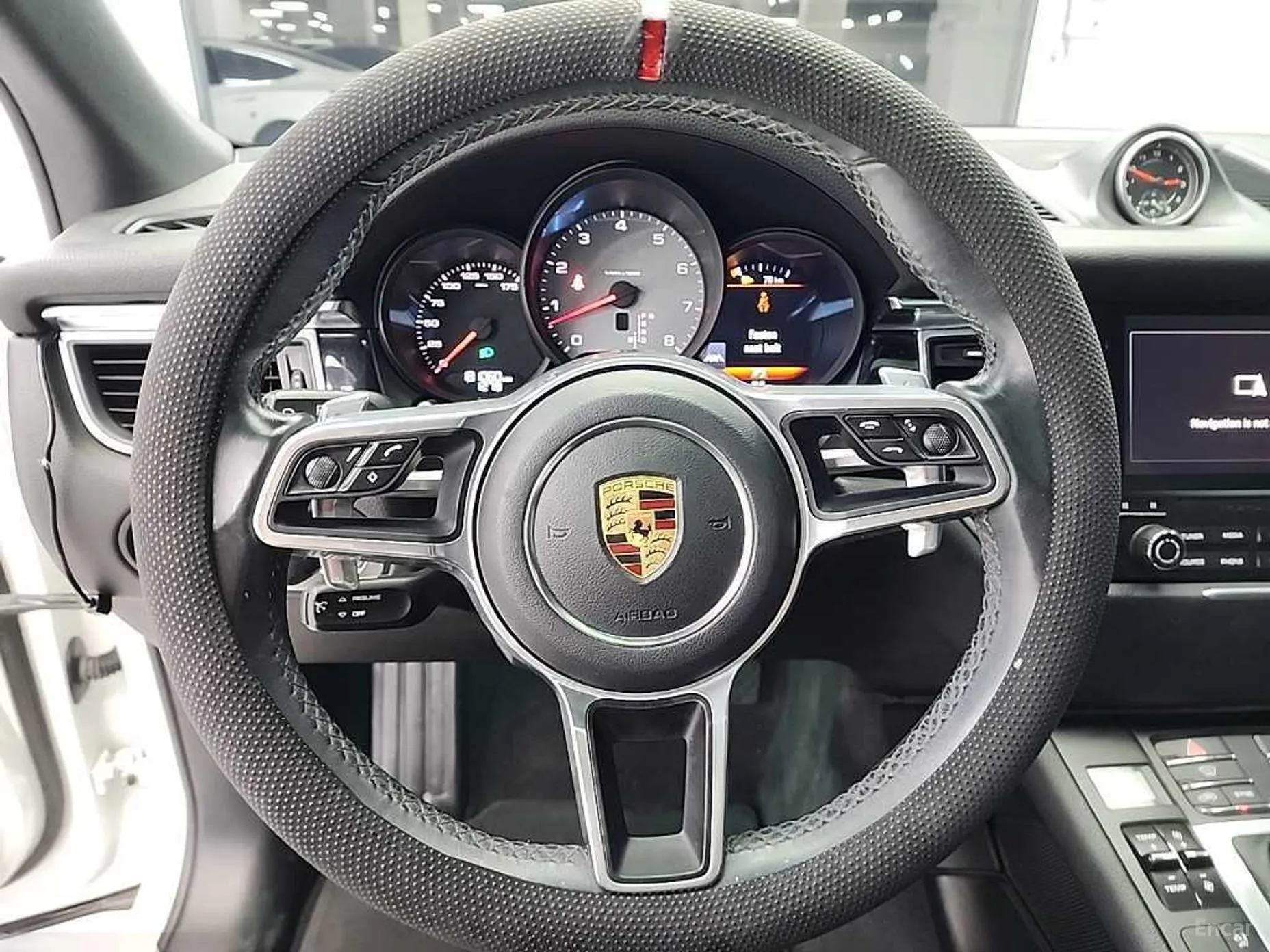 Porsche Macan превью 9
