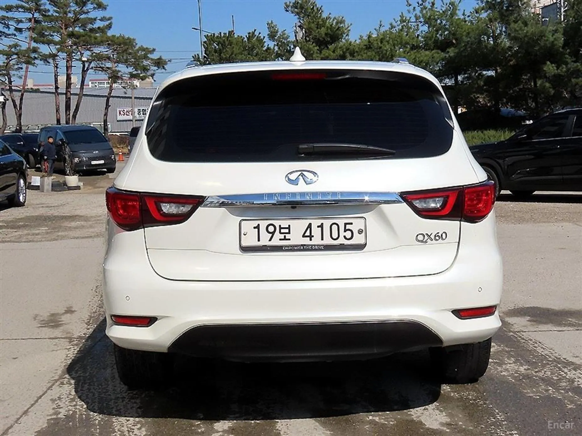 Infiniti QX60 превью 4