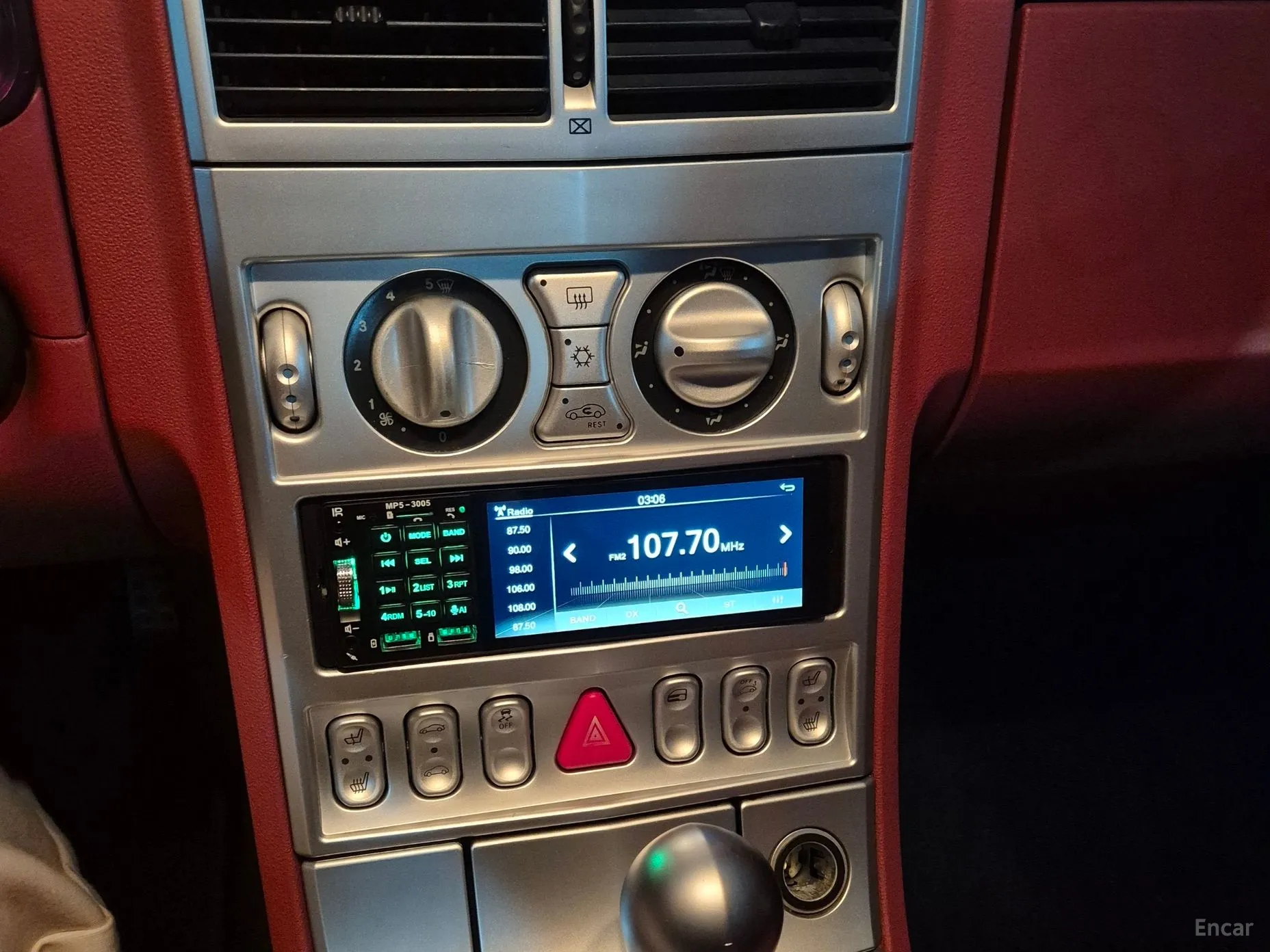 Chrysler Crossfire превью 16