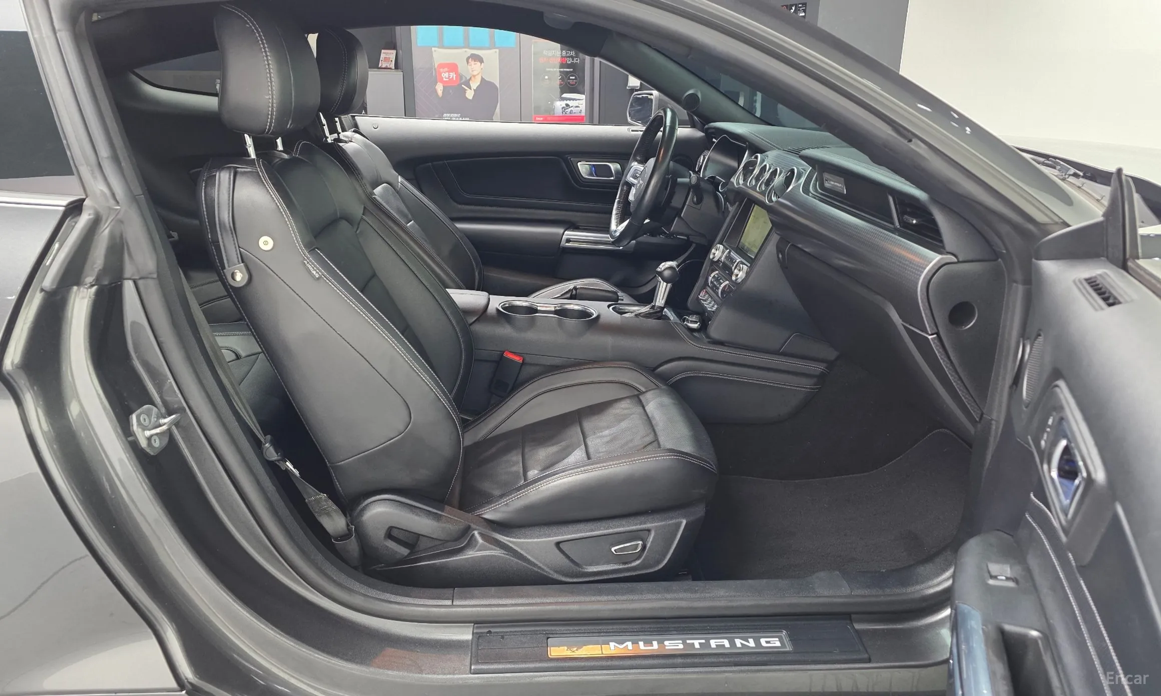 Ford Mustang превью 11