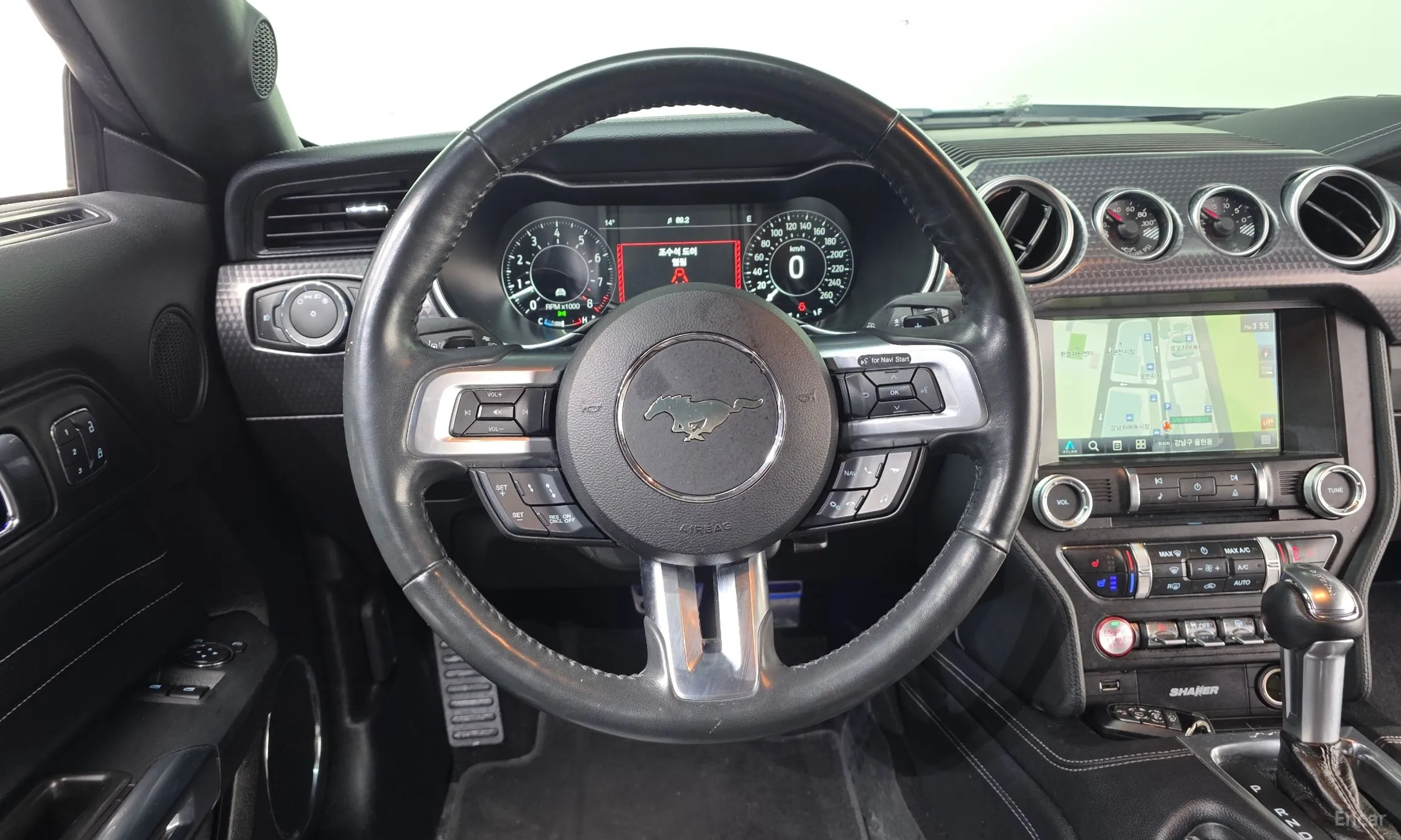 Ford Mustang превью 13