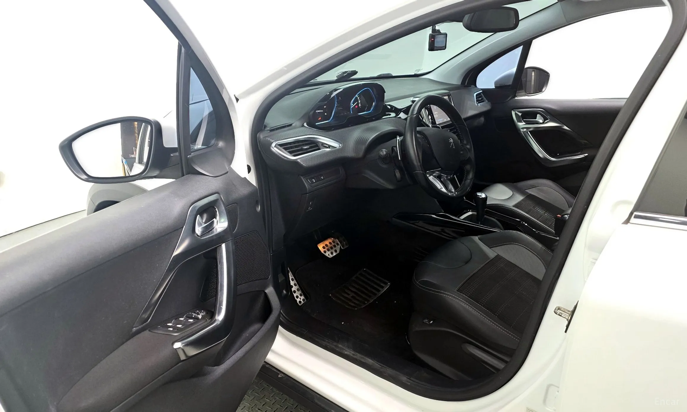 Peugeot 2008. превью 10