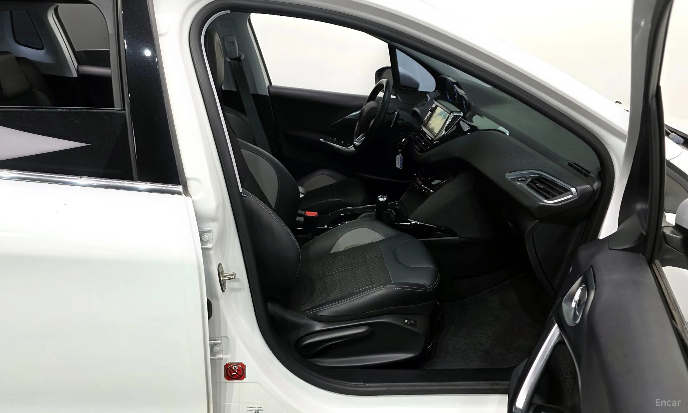 Peugeot 2008. превью 11
