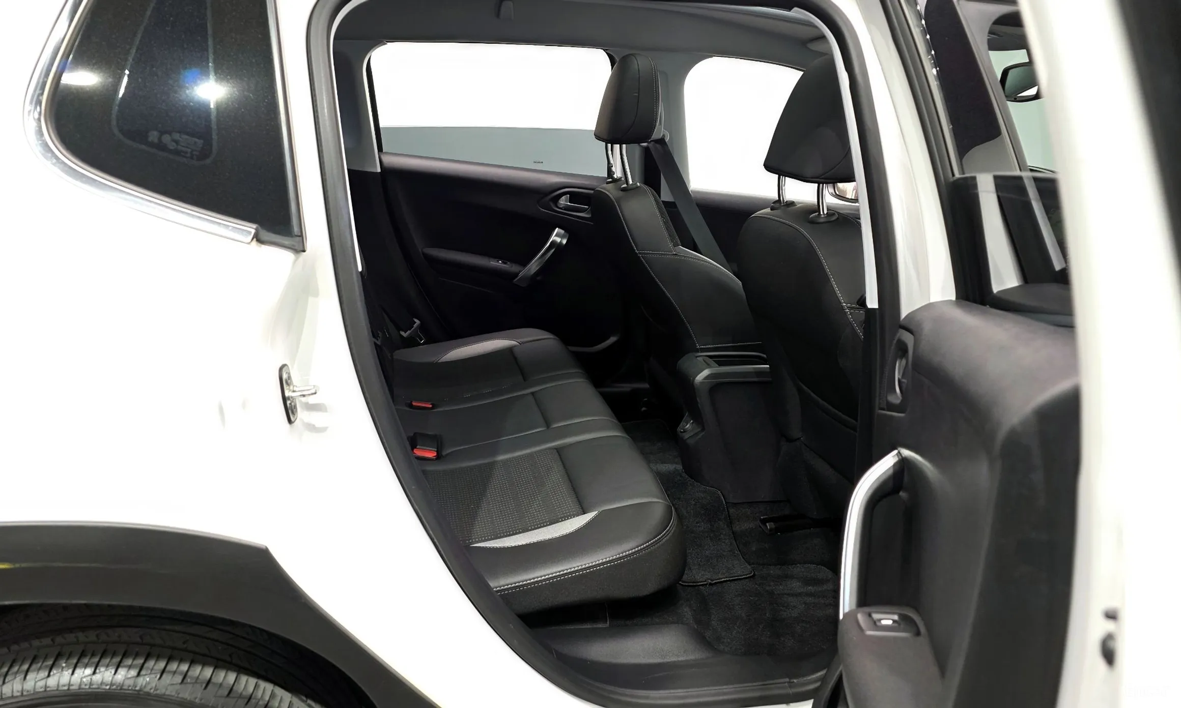 Peugeot 2008. превью 12