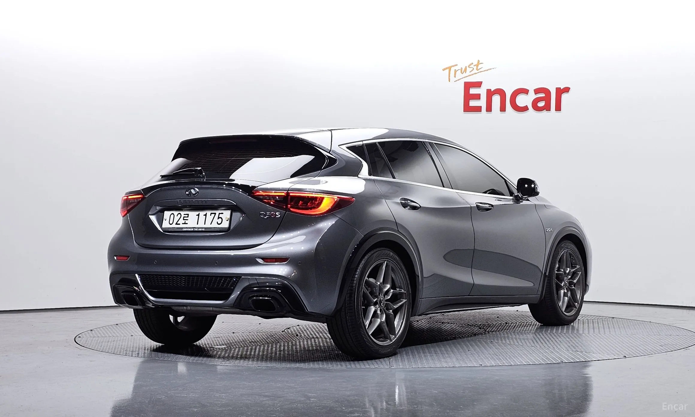 Infiniti Q30 превью 2