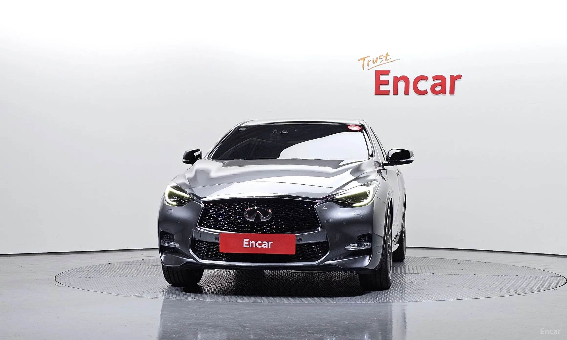 Infiniti Q30 превью 3