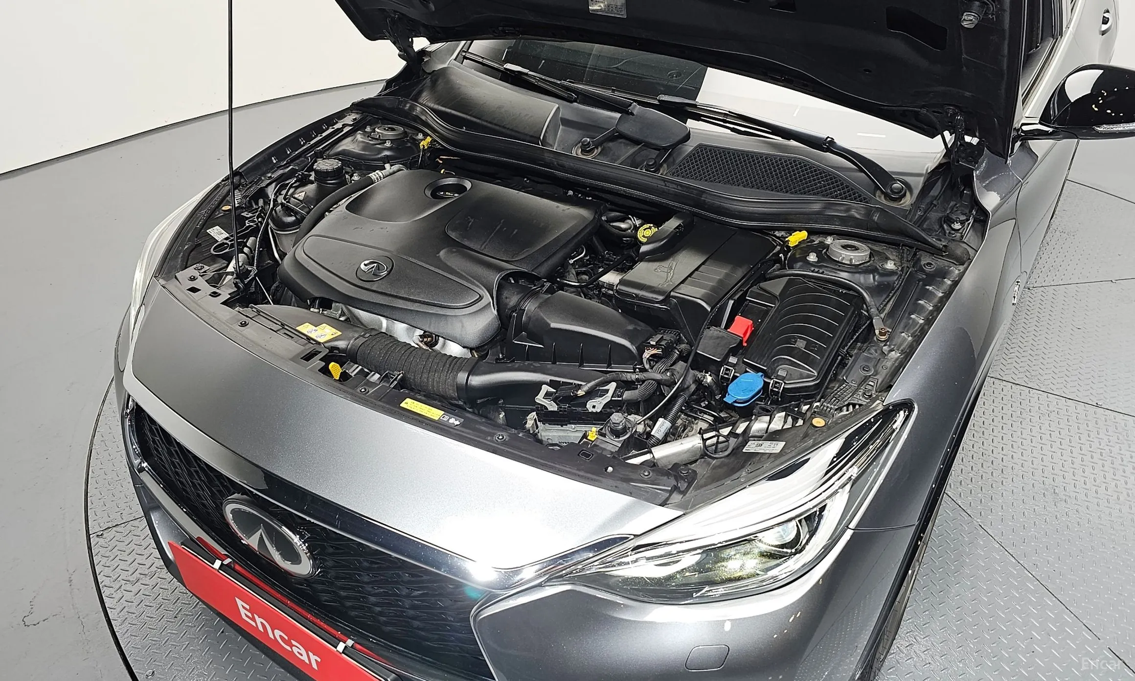 Infiniti Q30 превью 6