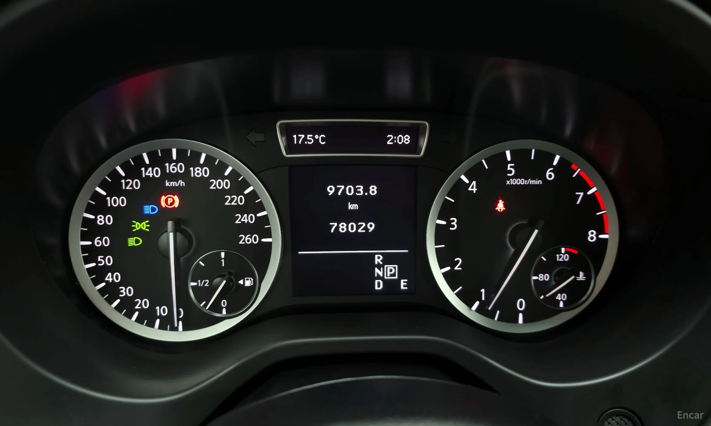 Infiniti Q30 превью 8