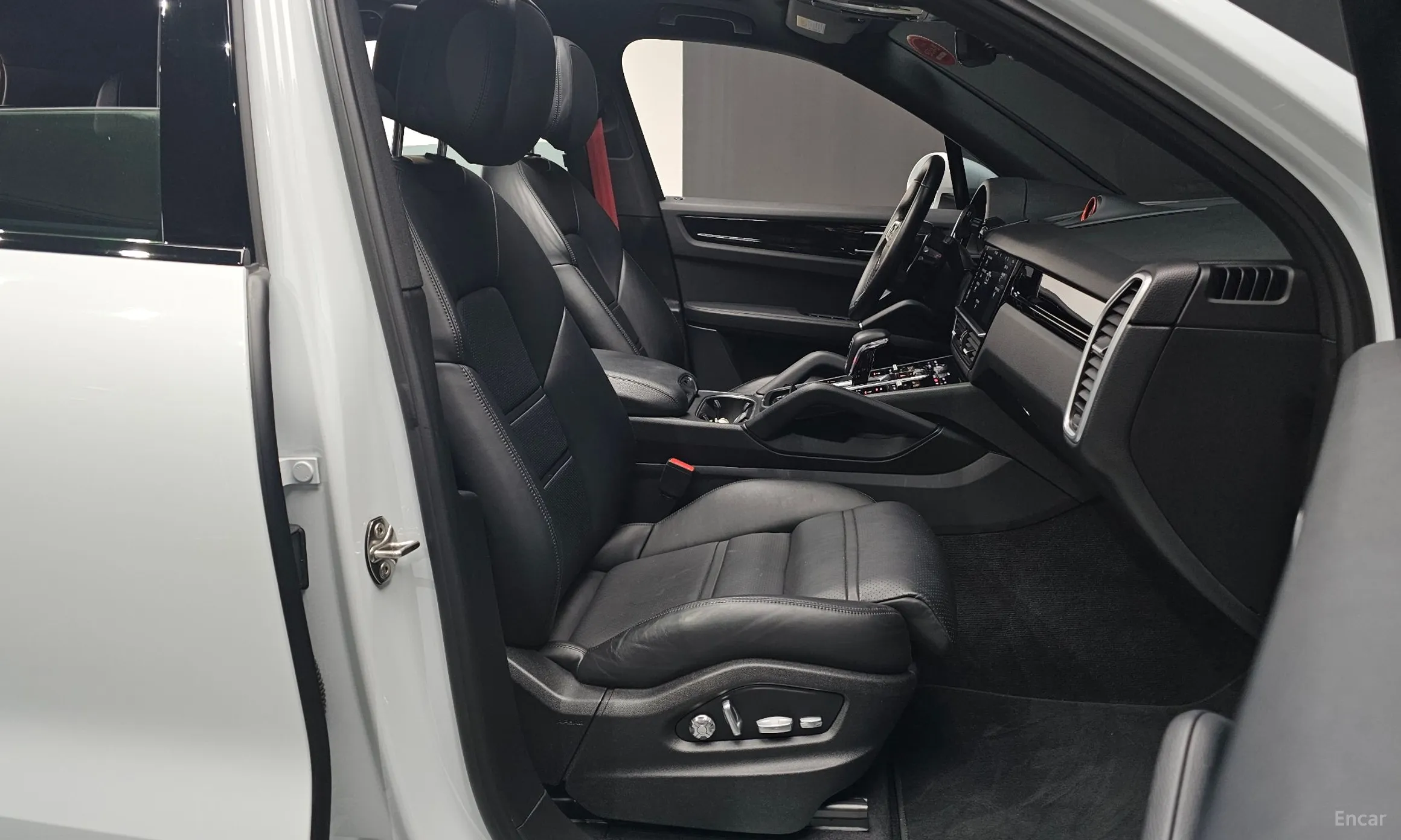 Porsche Cayenne (PO536) превью 10
