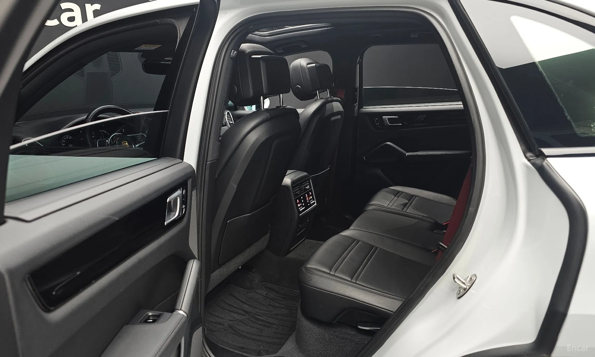Porsche Cayenne (PO536) превью 12