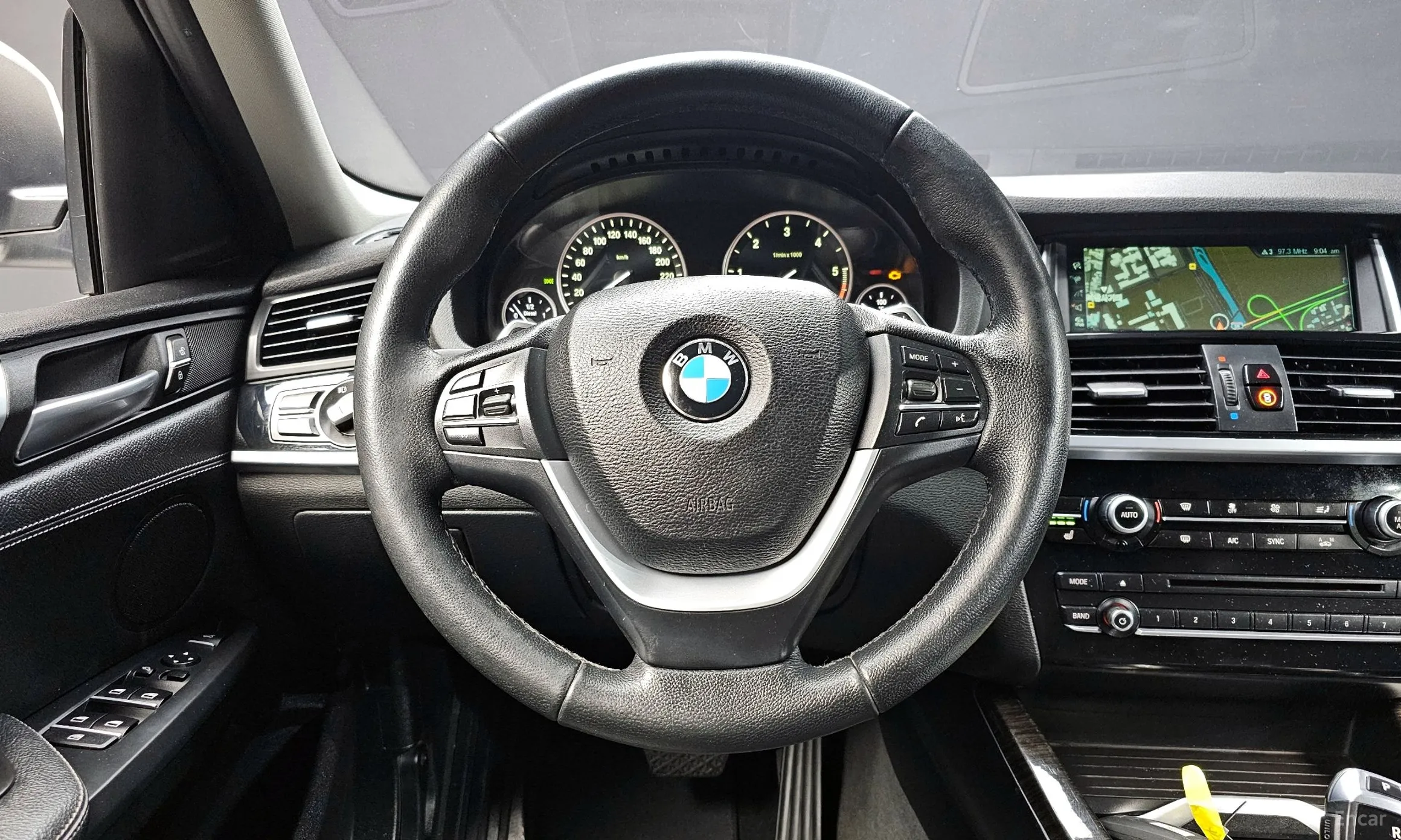 BMW X4 (F26) превью 13