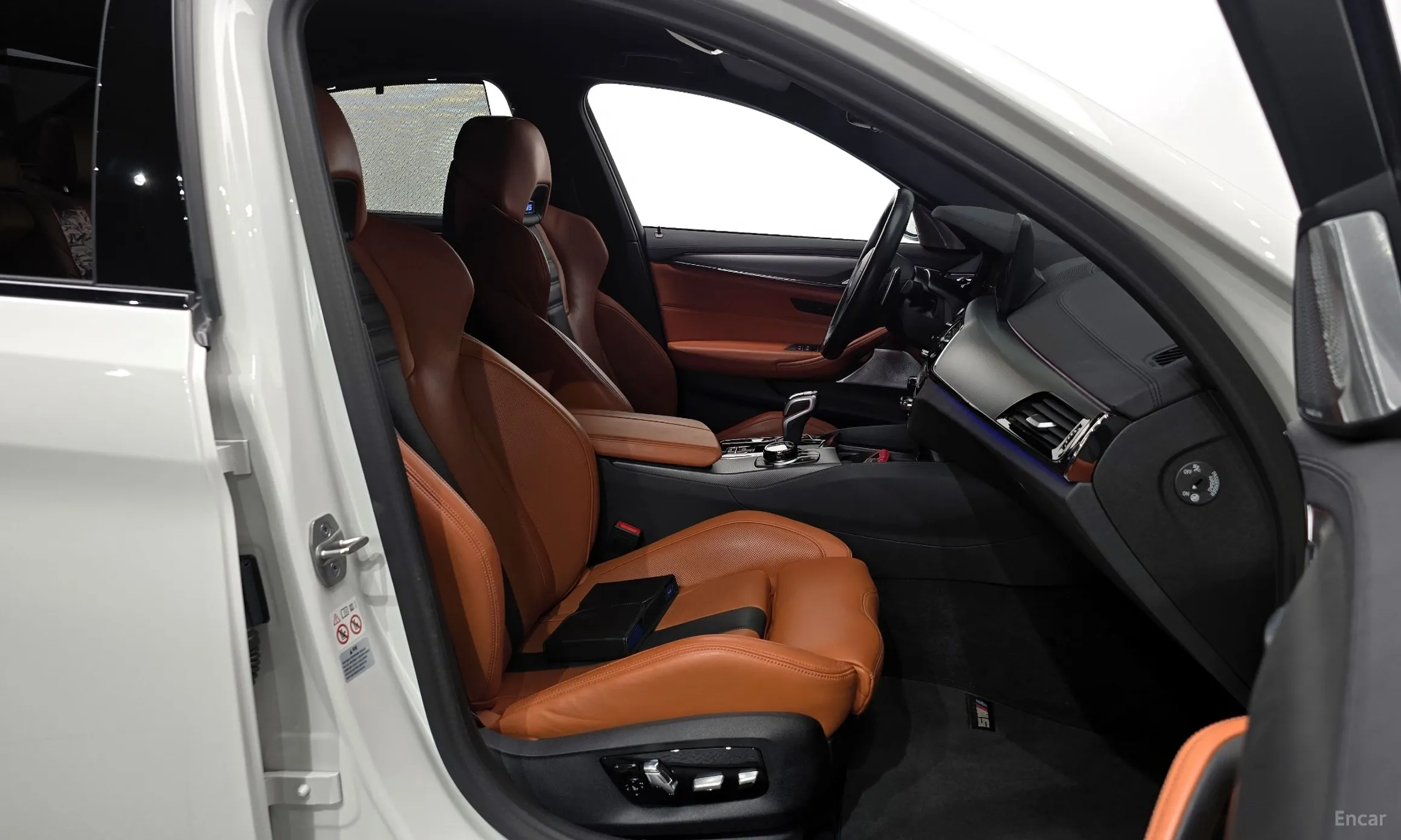 BMW M5 (F90) превью 10
