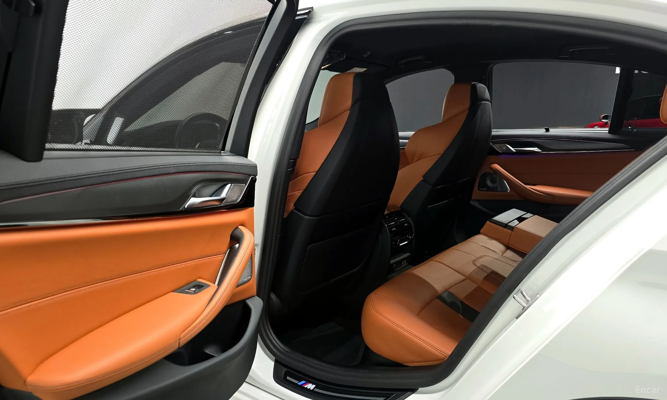 BMW M5 (F90) превью 12
