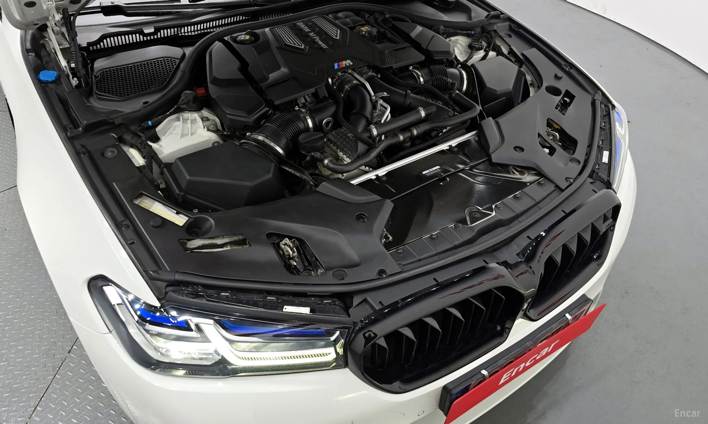 BMW M5 (F90) превью 6