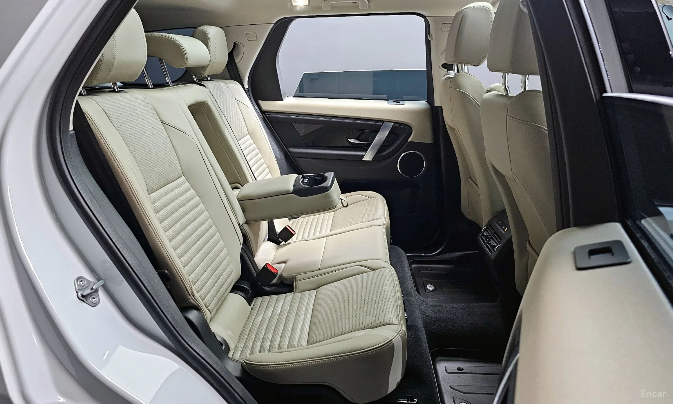 Land Rover Discovery Sports превью 12