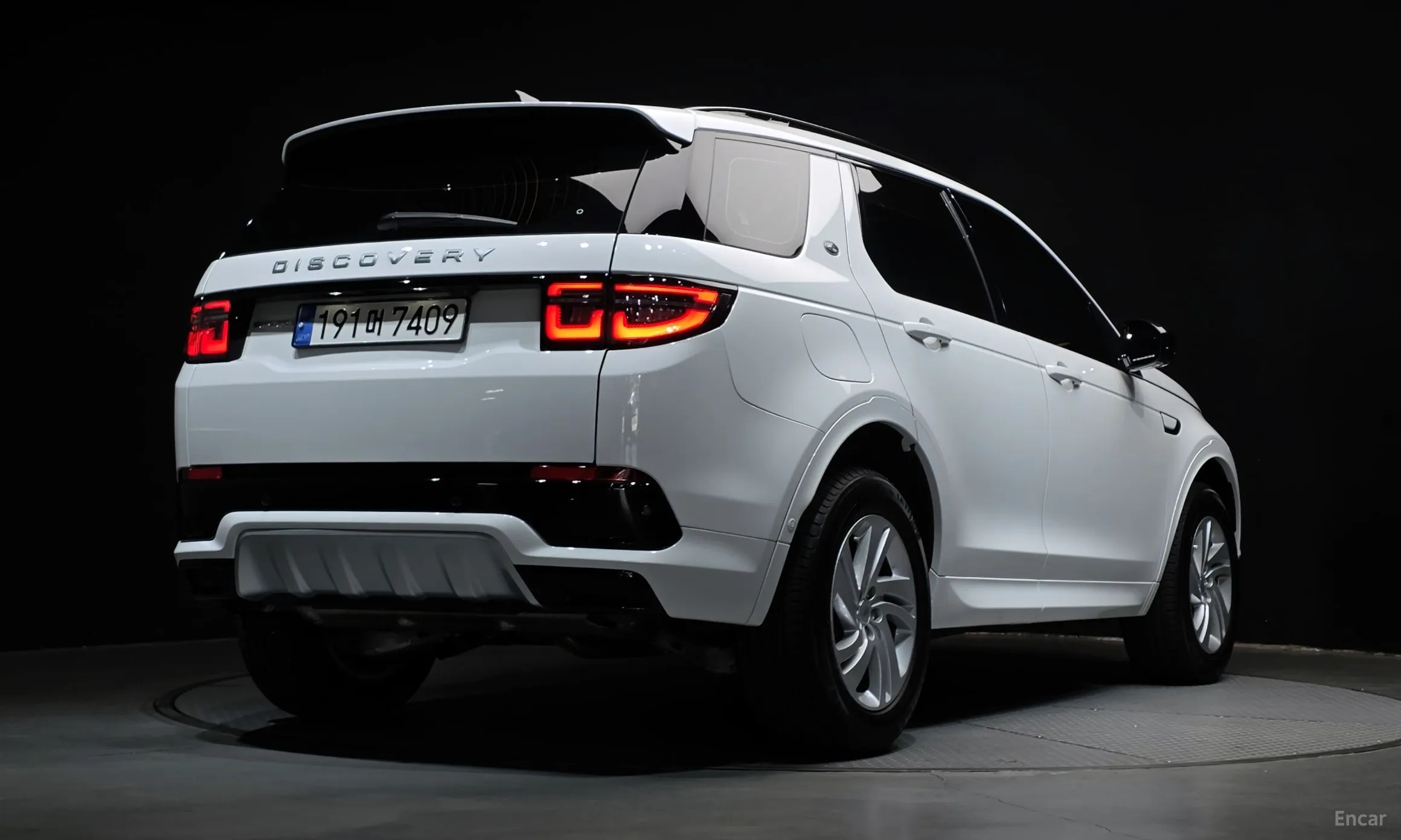 Land Rover Discovery Sports превью 2